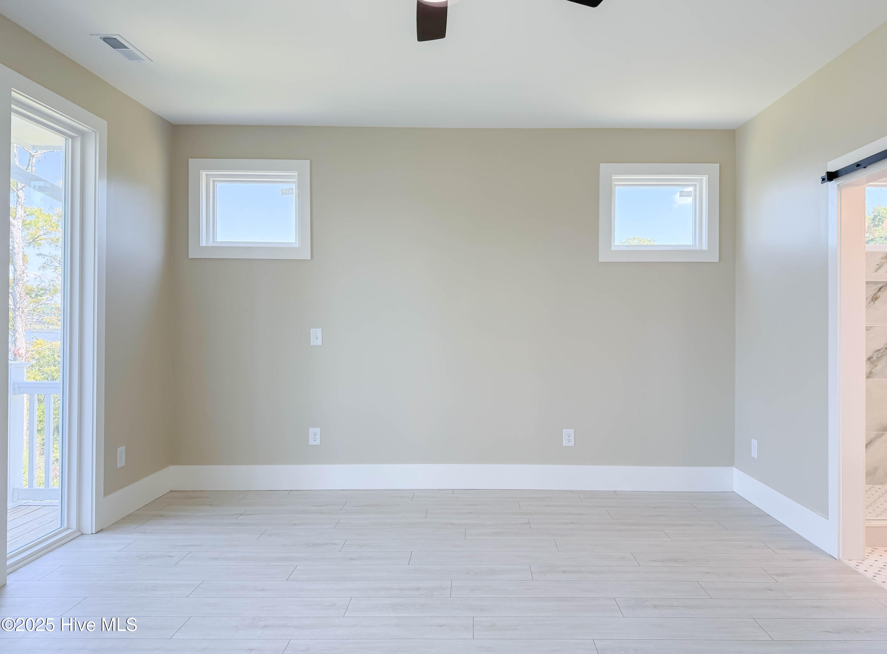 100539536 | Photo 116