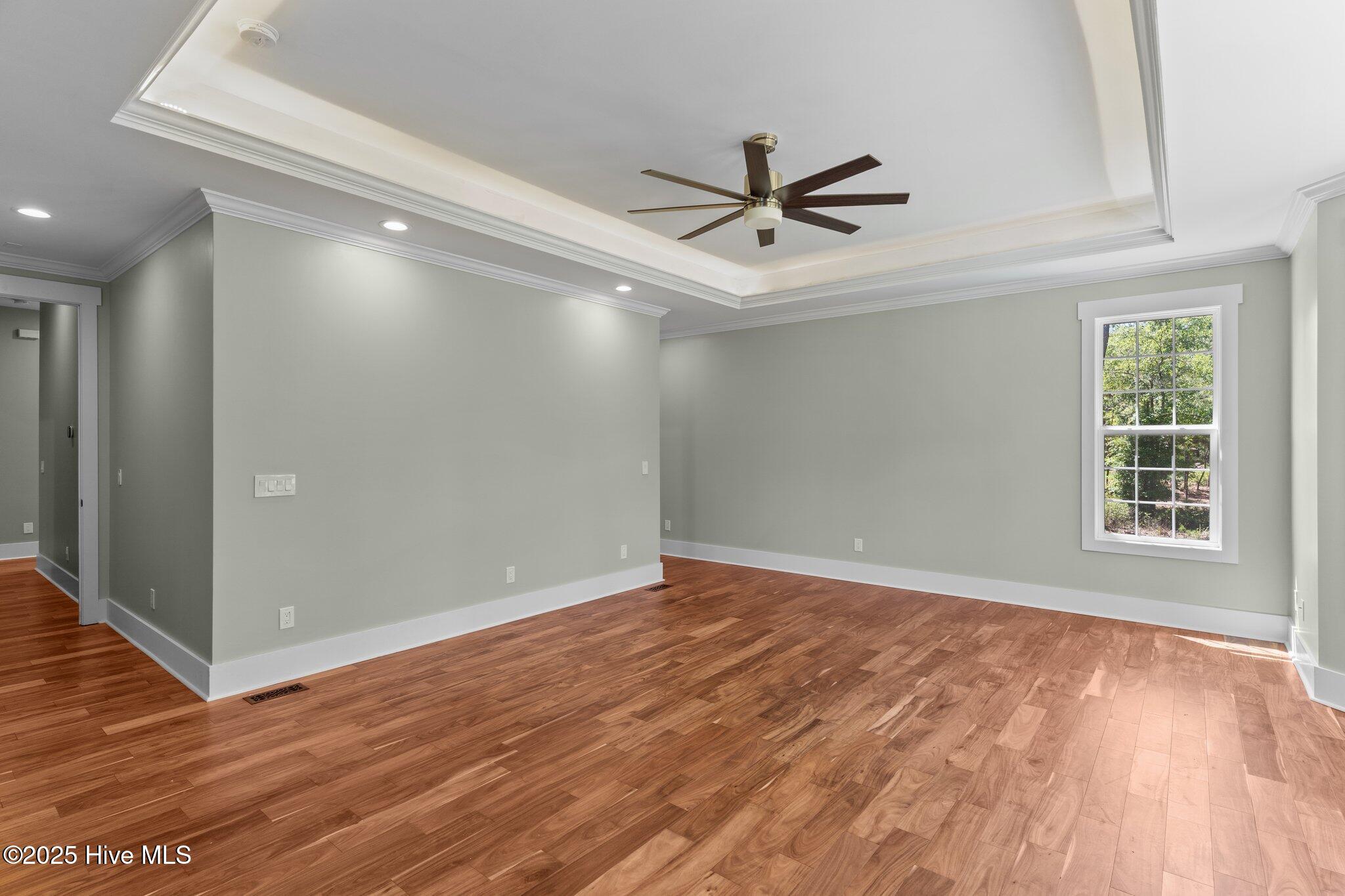 100552432 | Photo 39