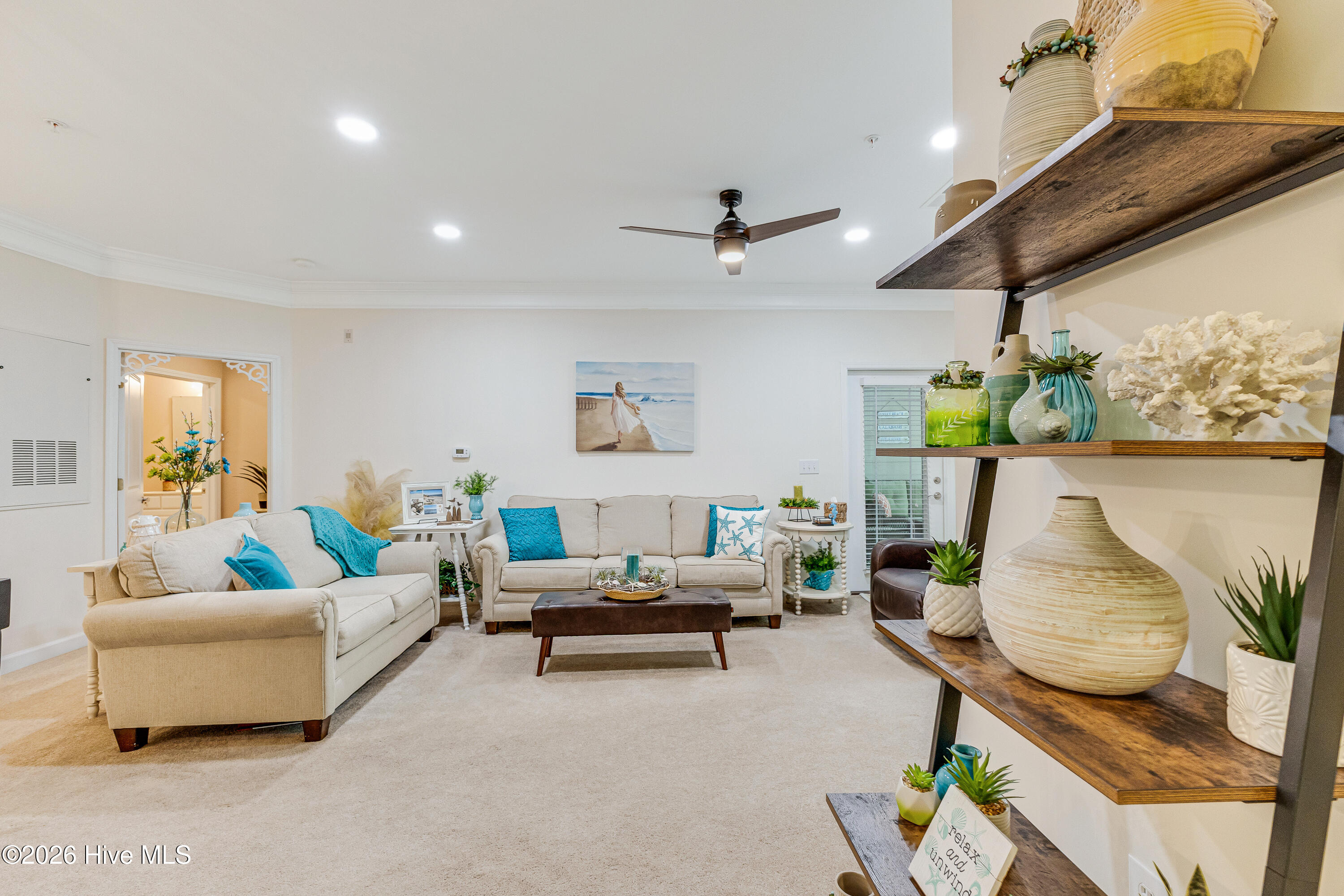 100555725 | Photo 14