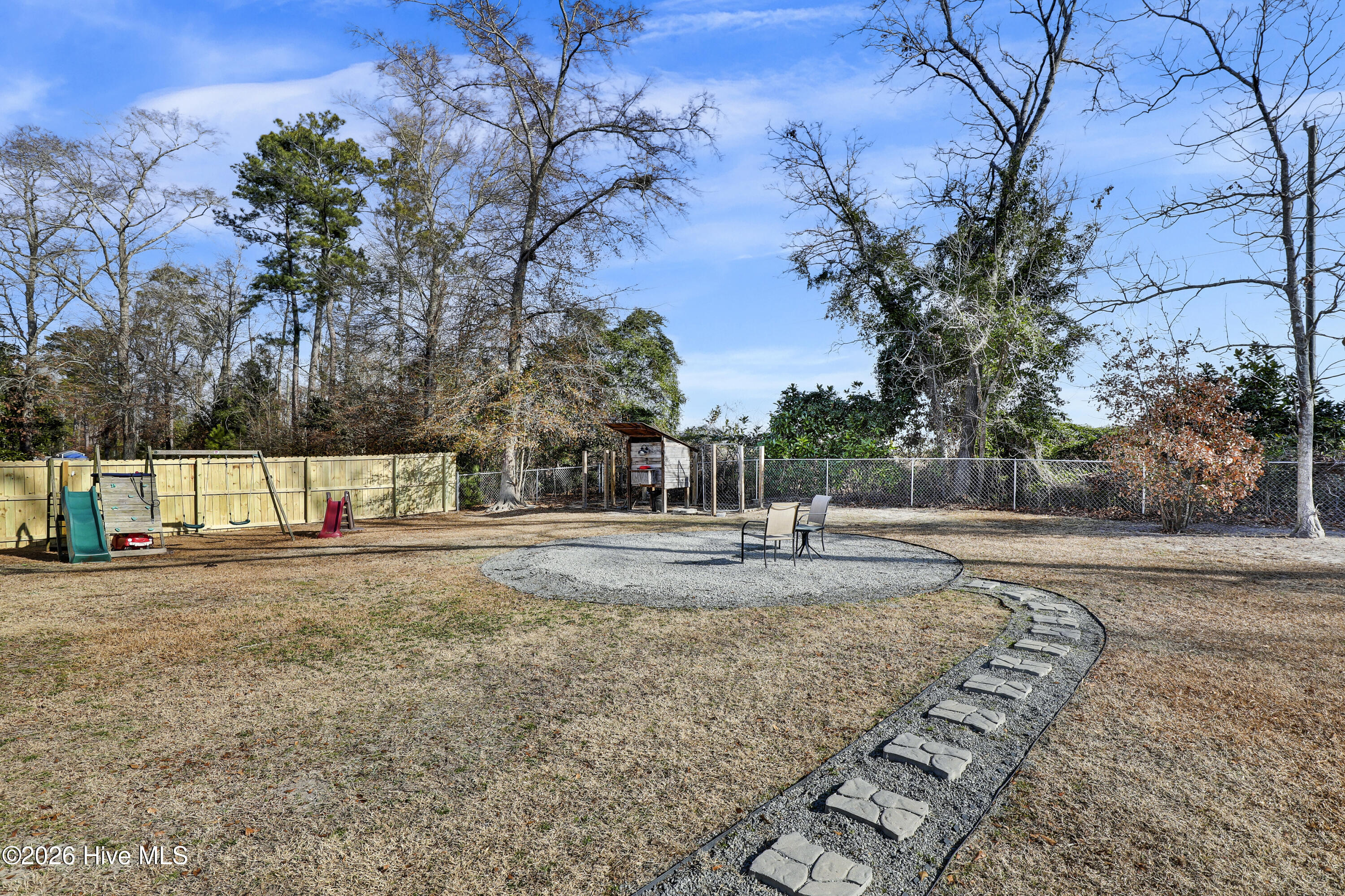 100547660 | Photo 26