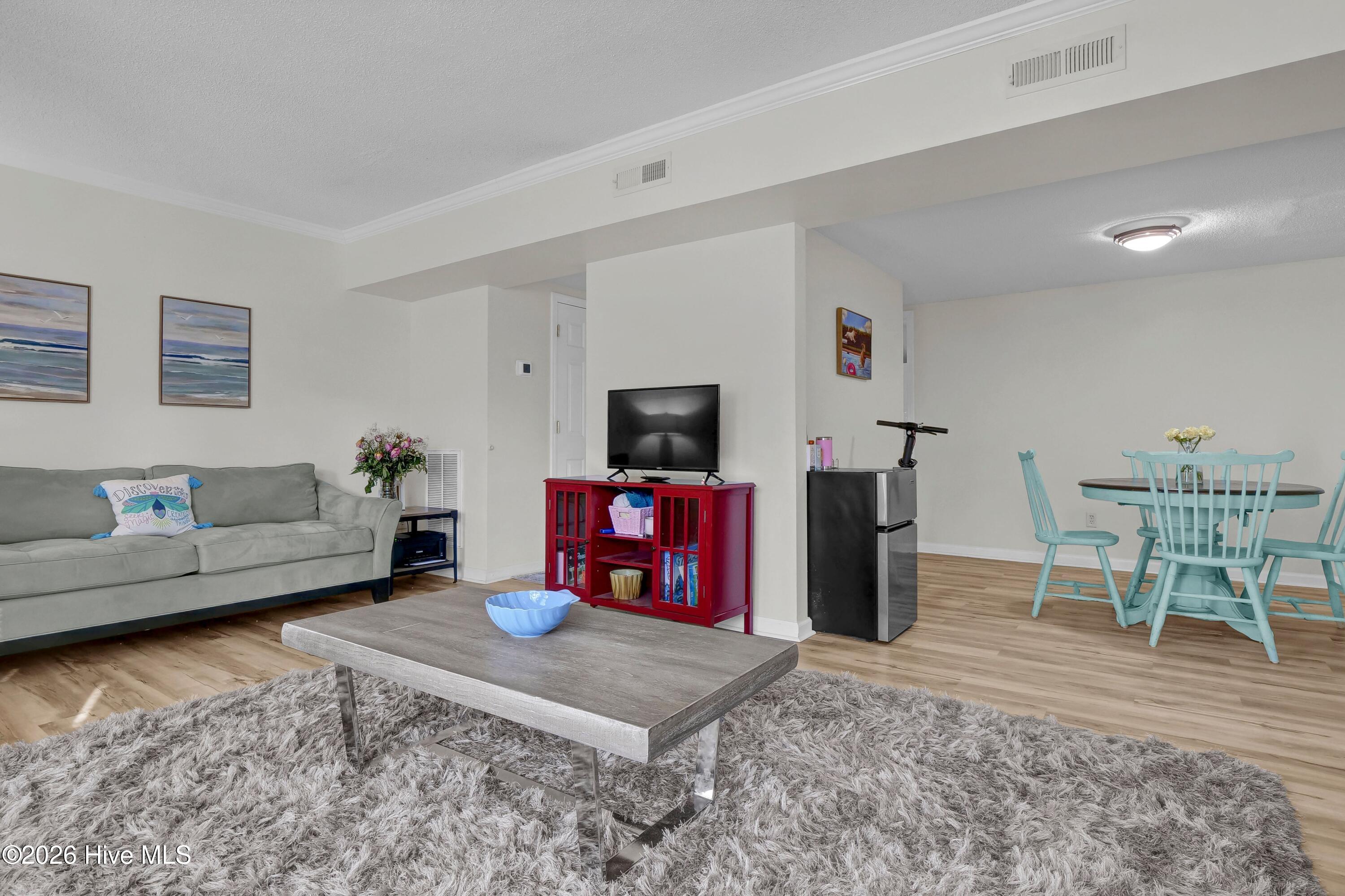 100559054 | Photo 10