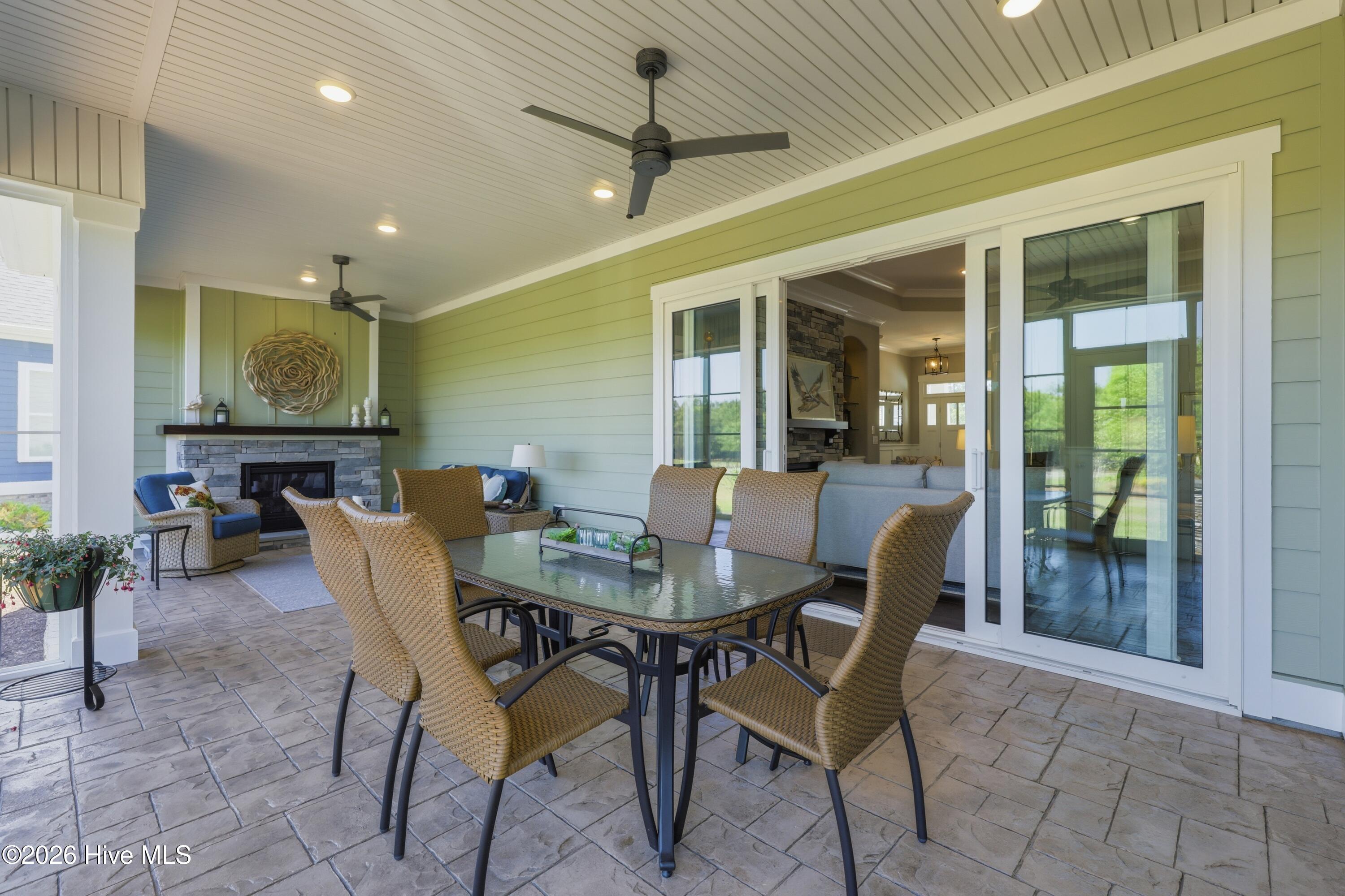 100569596 | Photo 46