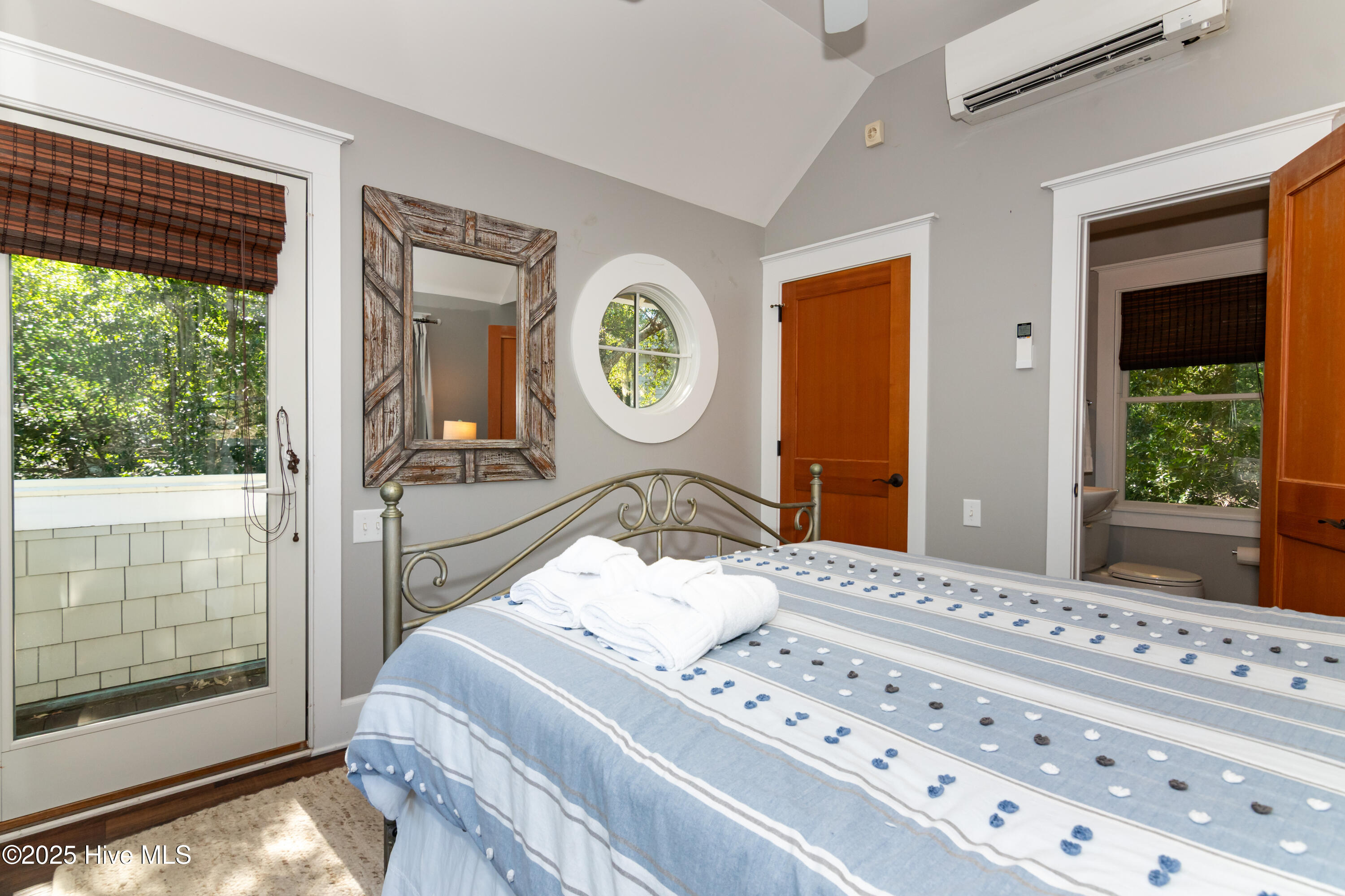 100530236 | Photo 60