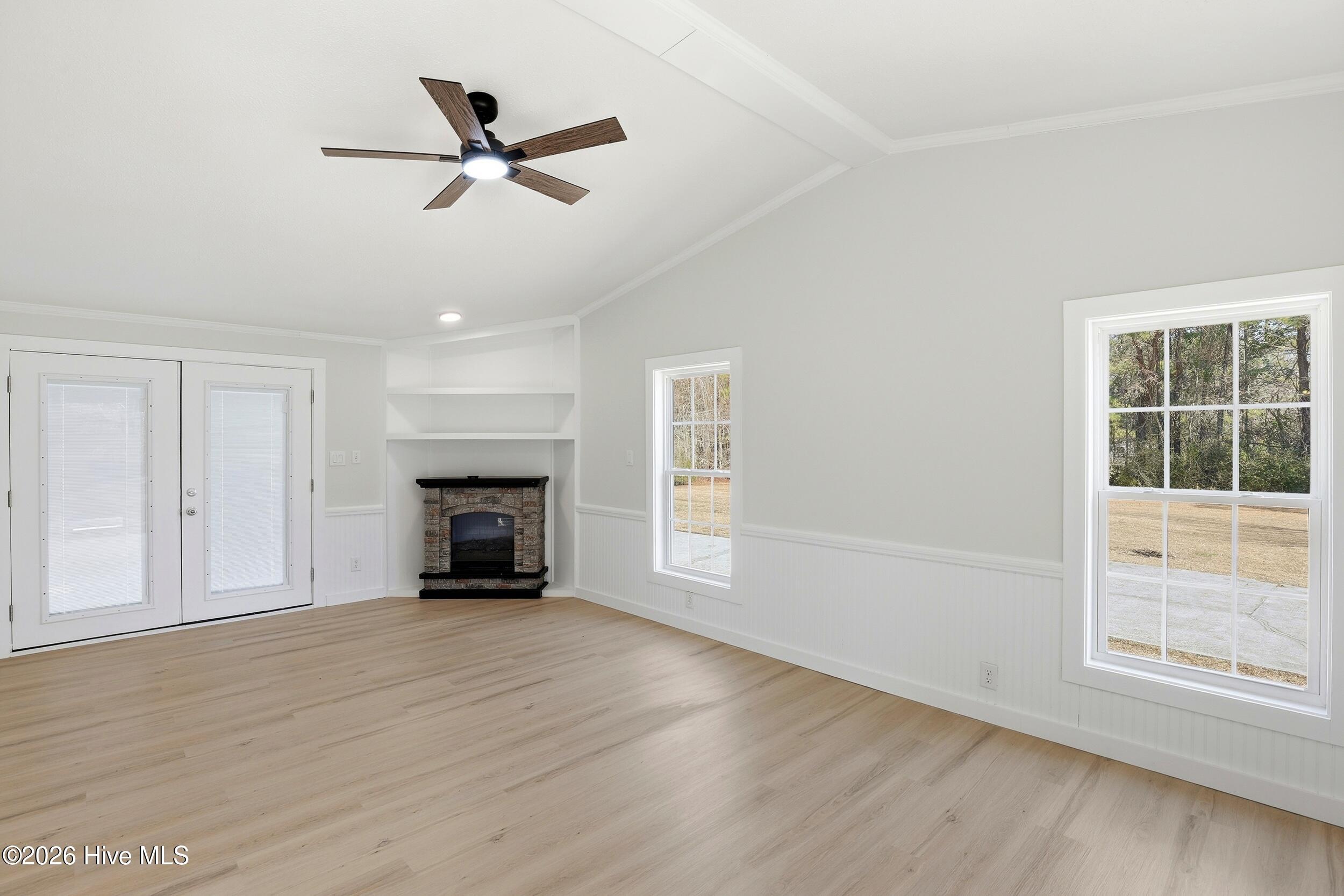 100556681 | Photo 13