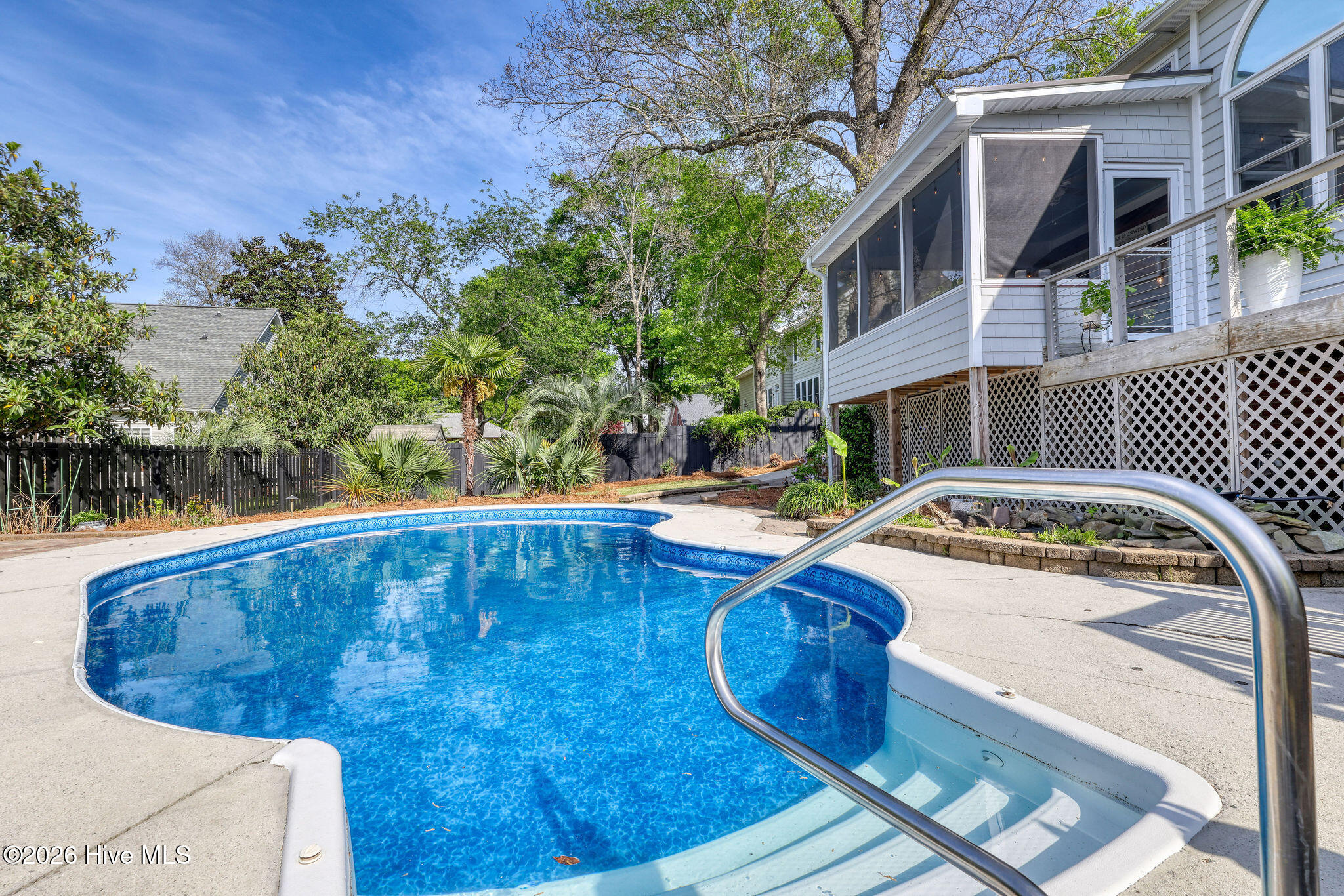 100567317 | Photo 67