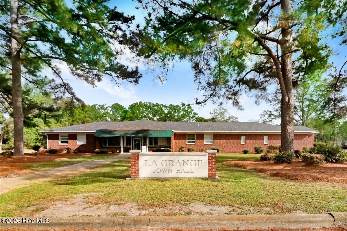 Homes for sale in La Grange, NC | 303 E James St, La Grange, NC 28551 | MLS# 100525498