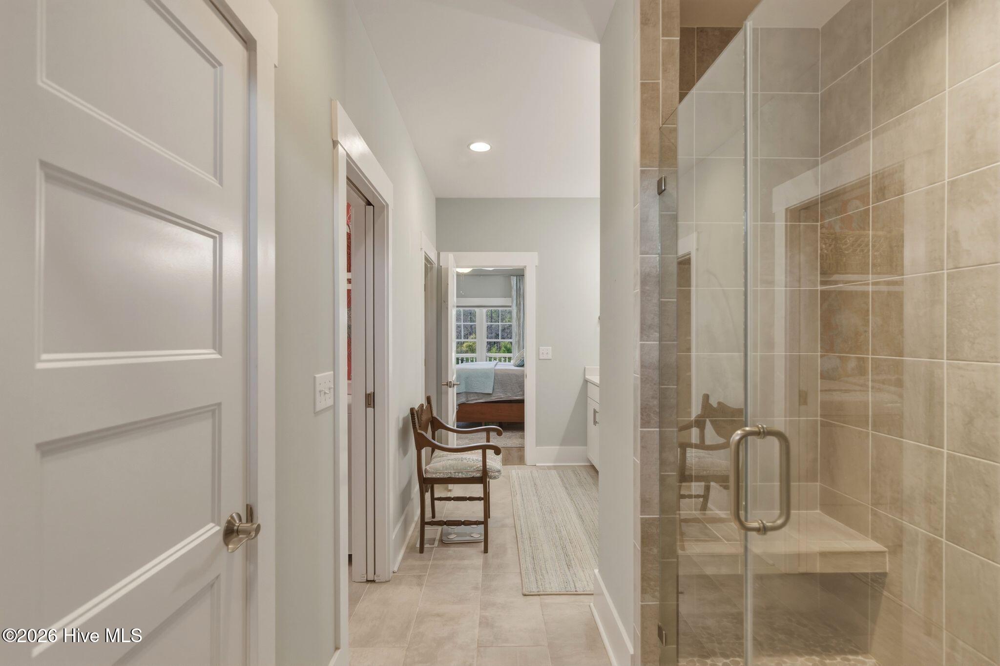 100562049 | Photo 29