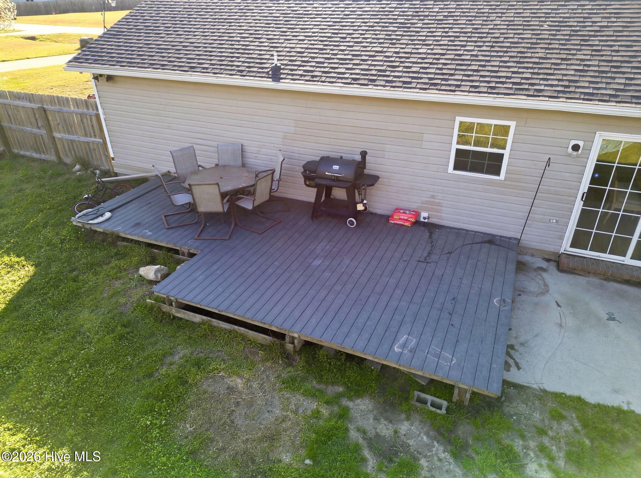 100561661 | Photo 30