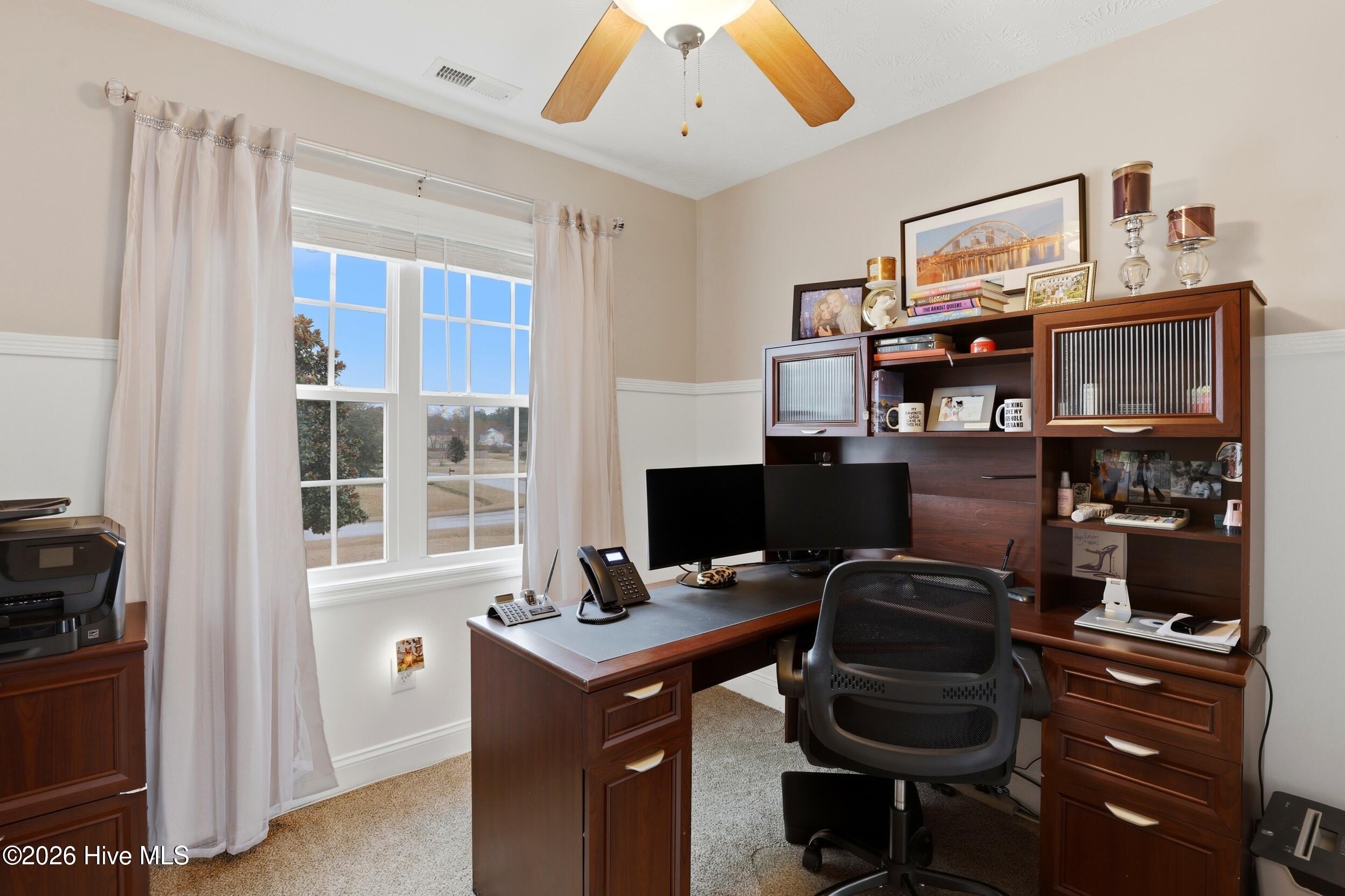 100558119 | Photo 32