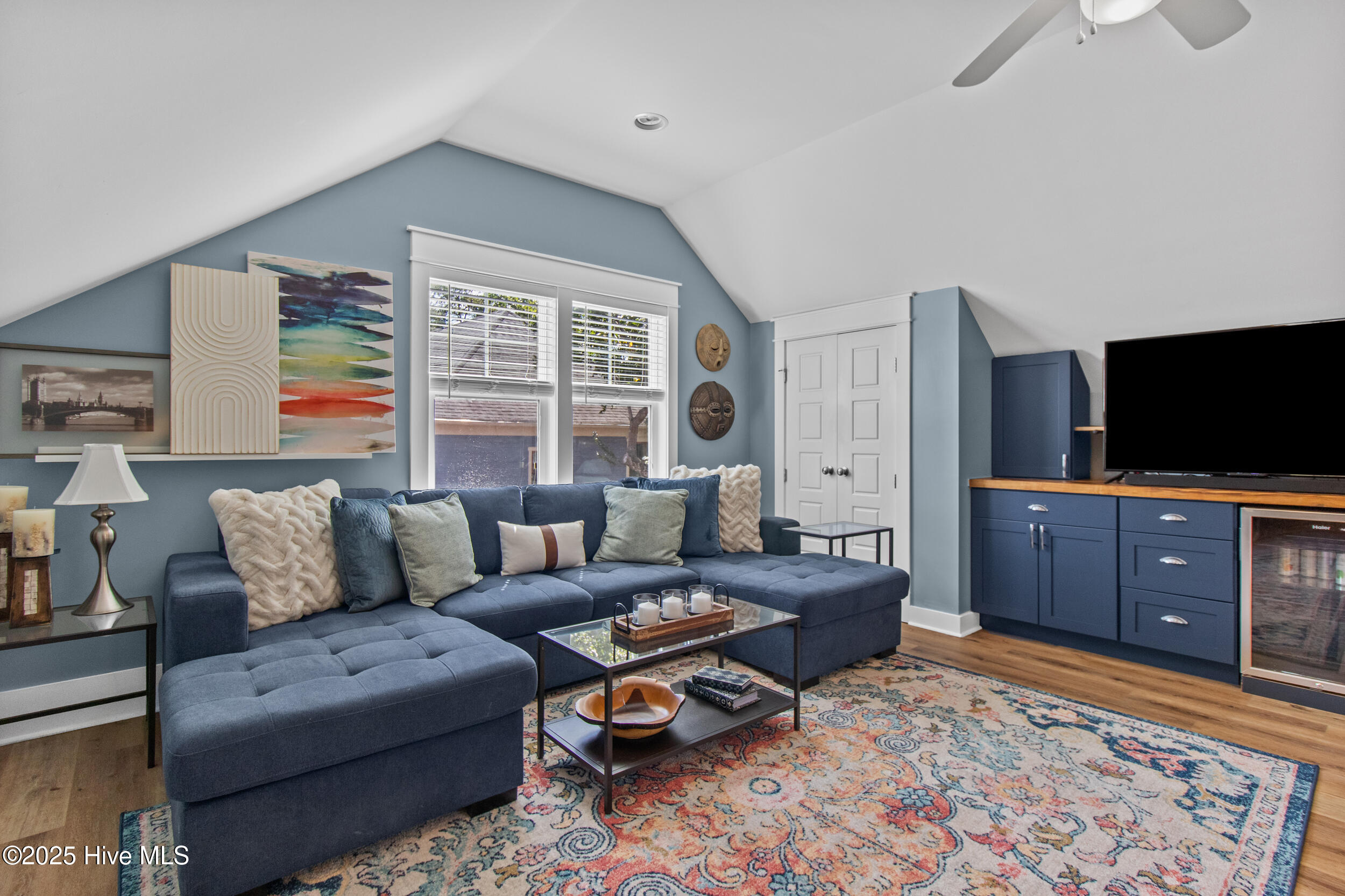 100532640 | Photo 43