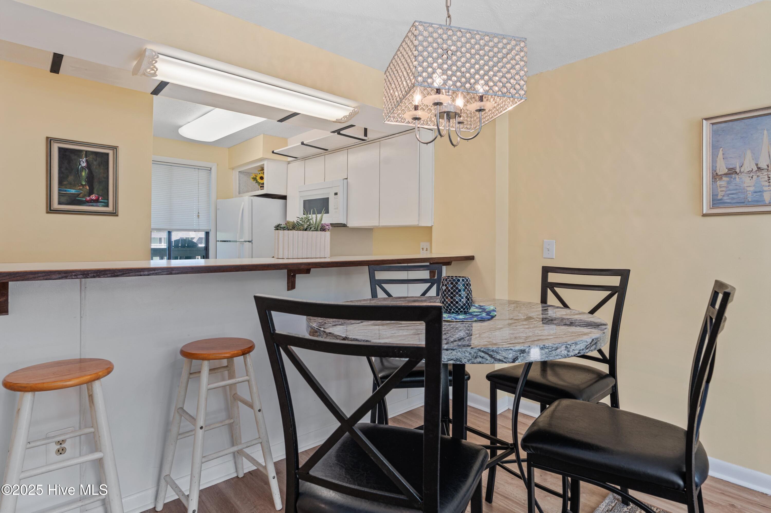 100532800 | Photo 18