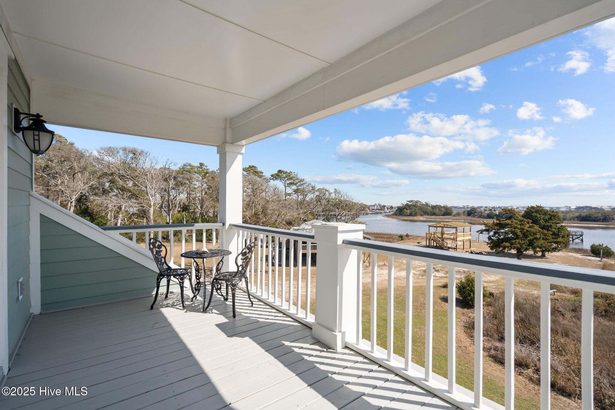 100532890 | Photo 49