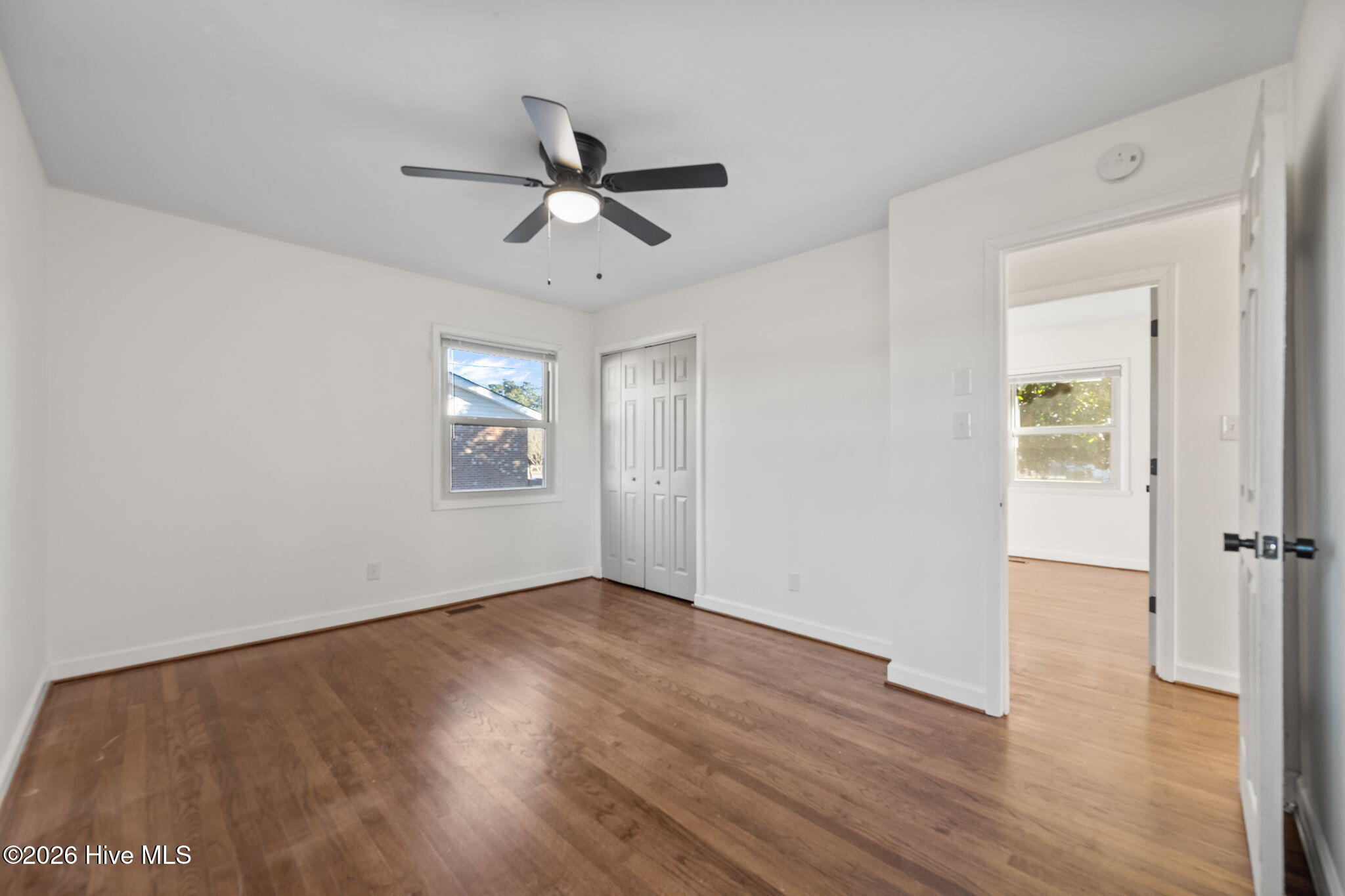 100548800 | Photo 14