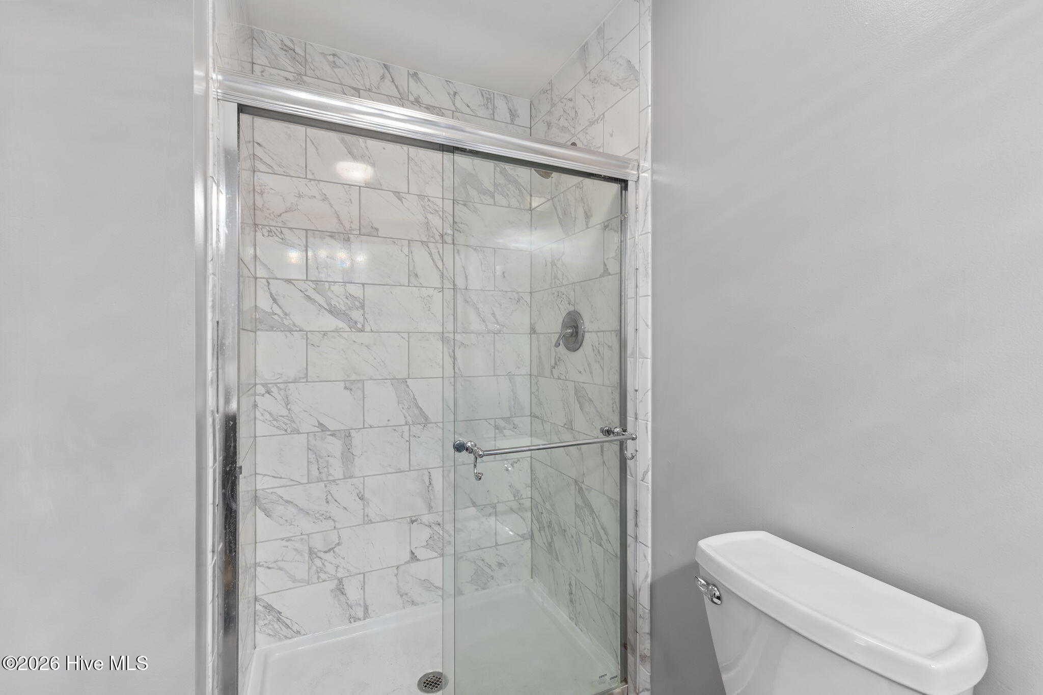 100566474 | Photo 33