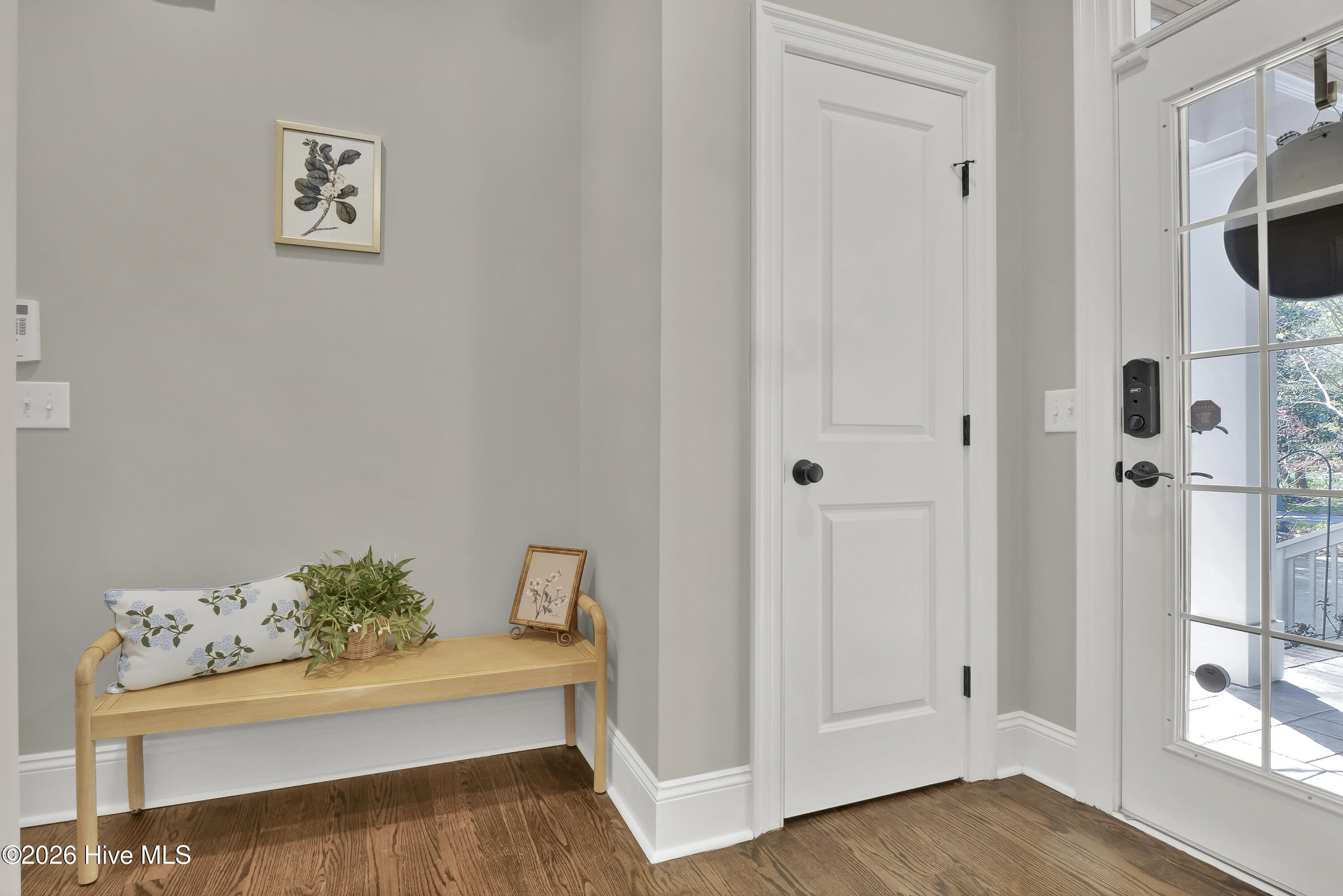 100563918 | Photo 29