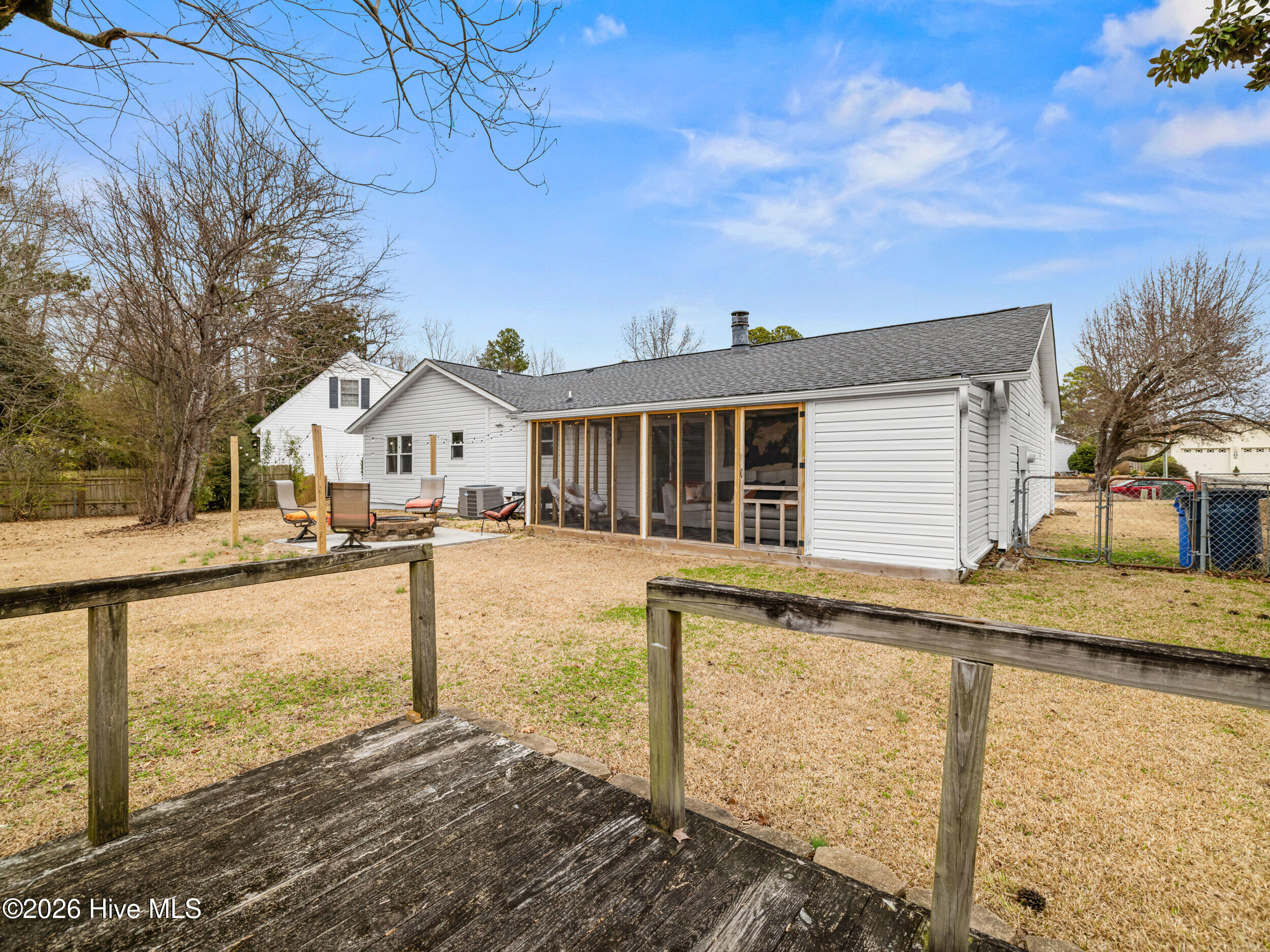 100556726 | Photo 11