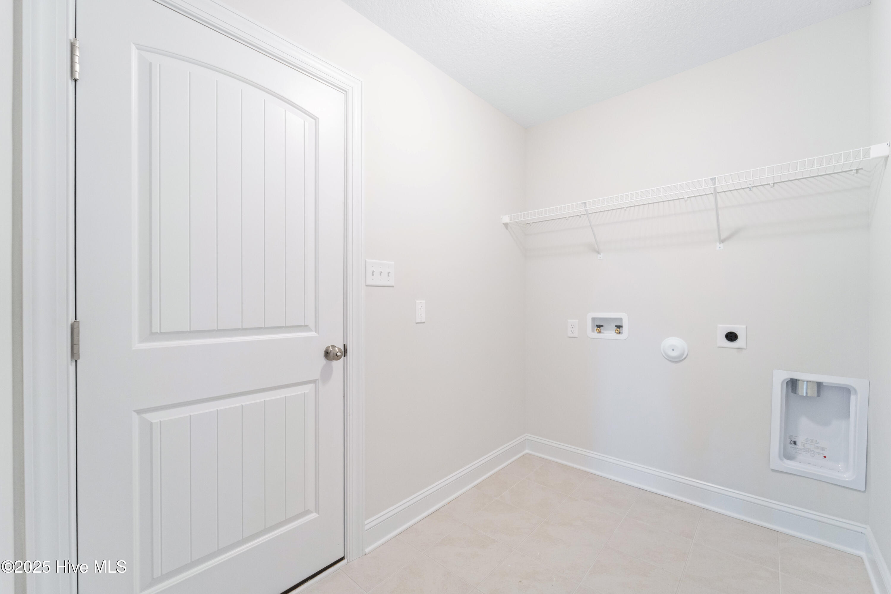 100519651 | Photo 23