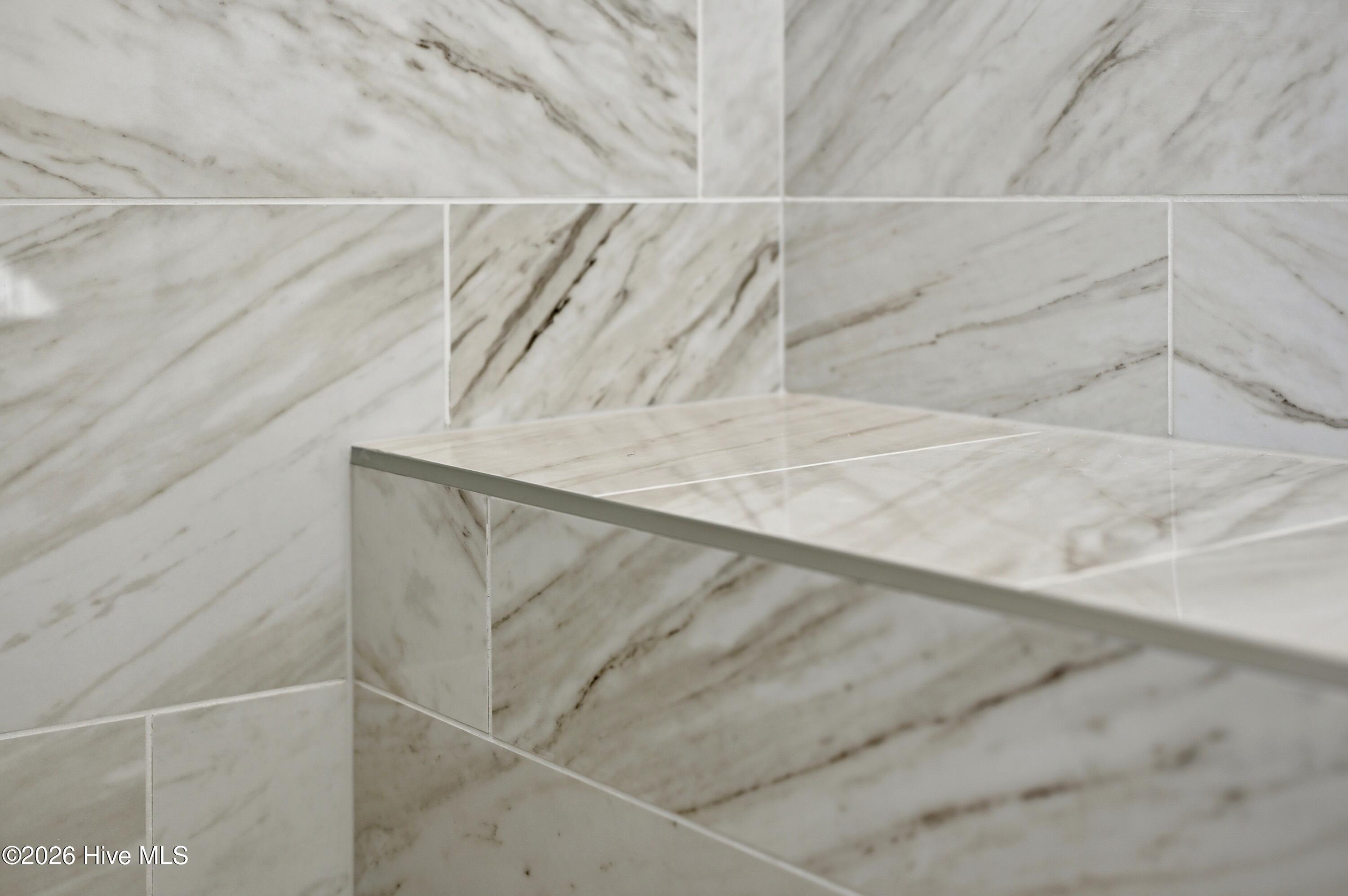 100566798 | Photo 35