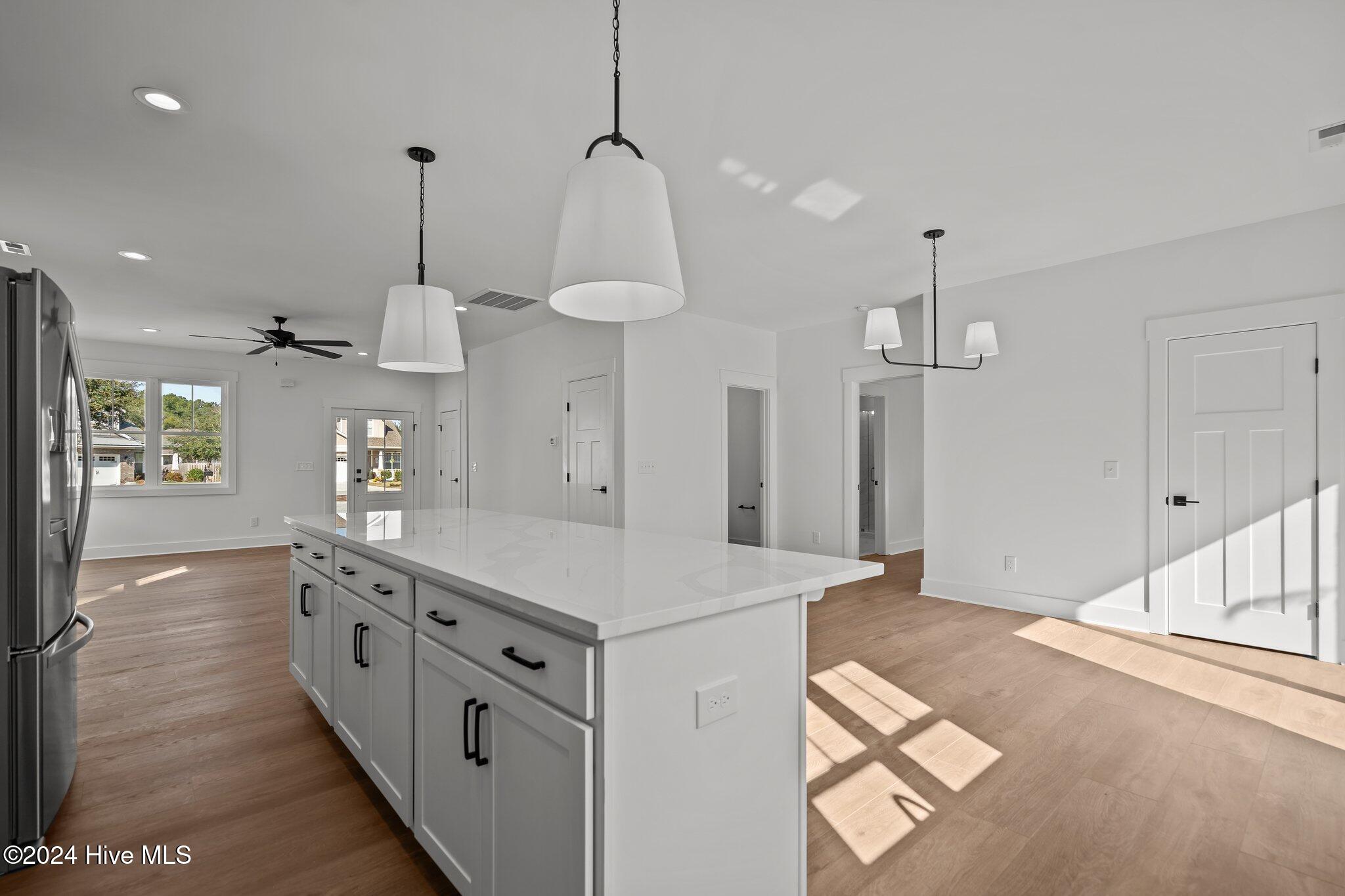 100435133 | Photo 22