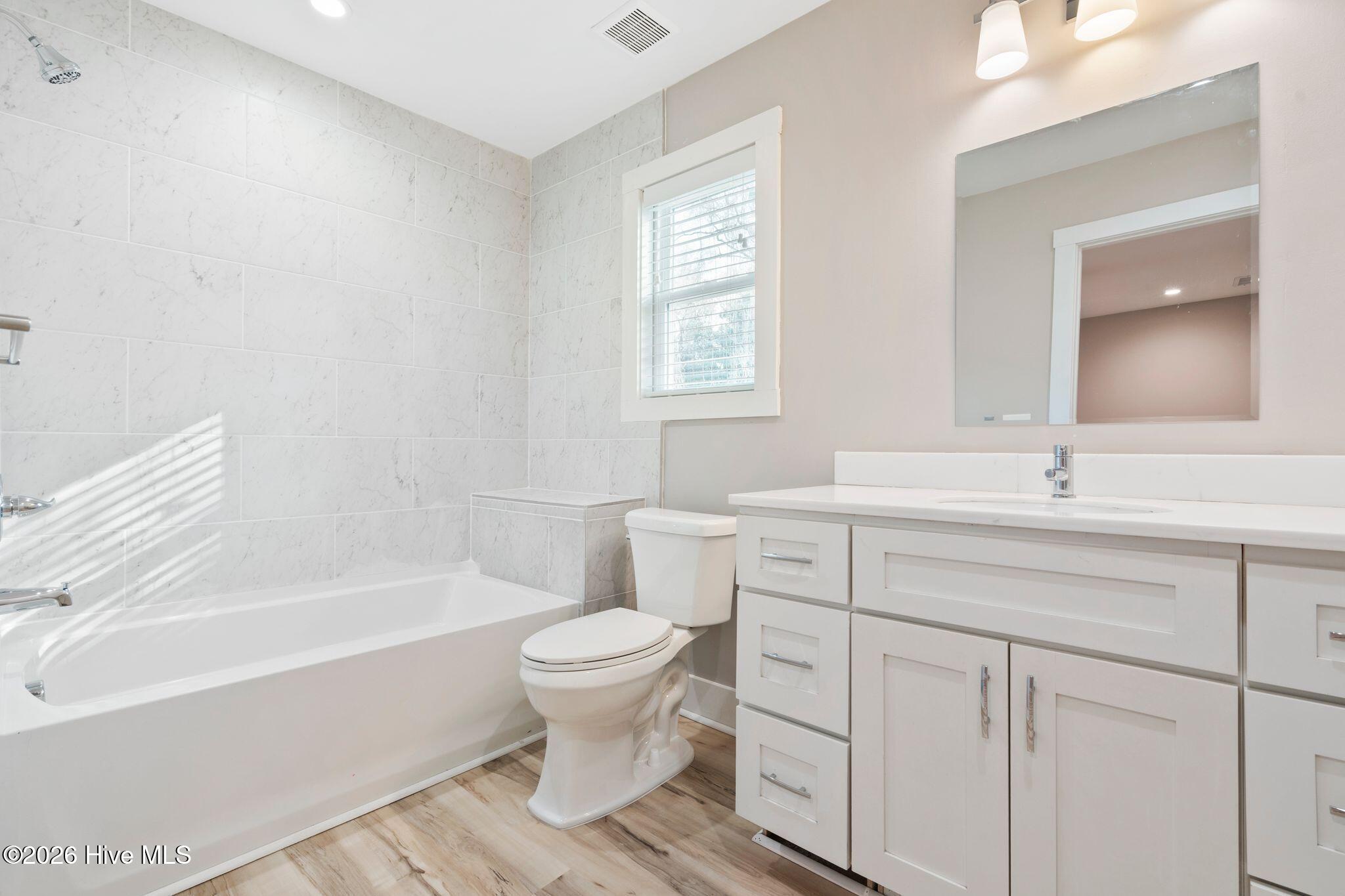 100554354 | Photo 33