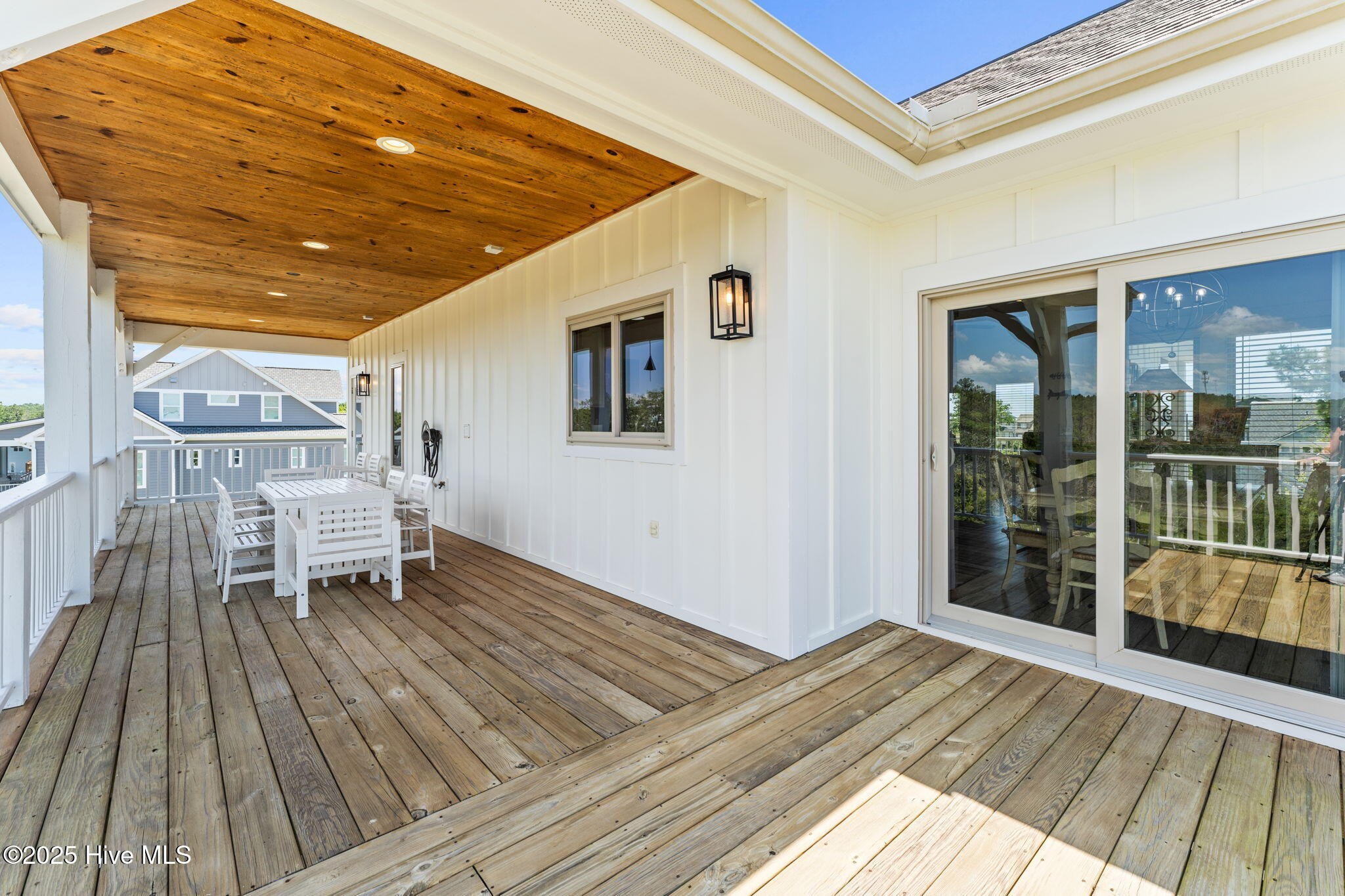 100514865 | Photo 16