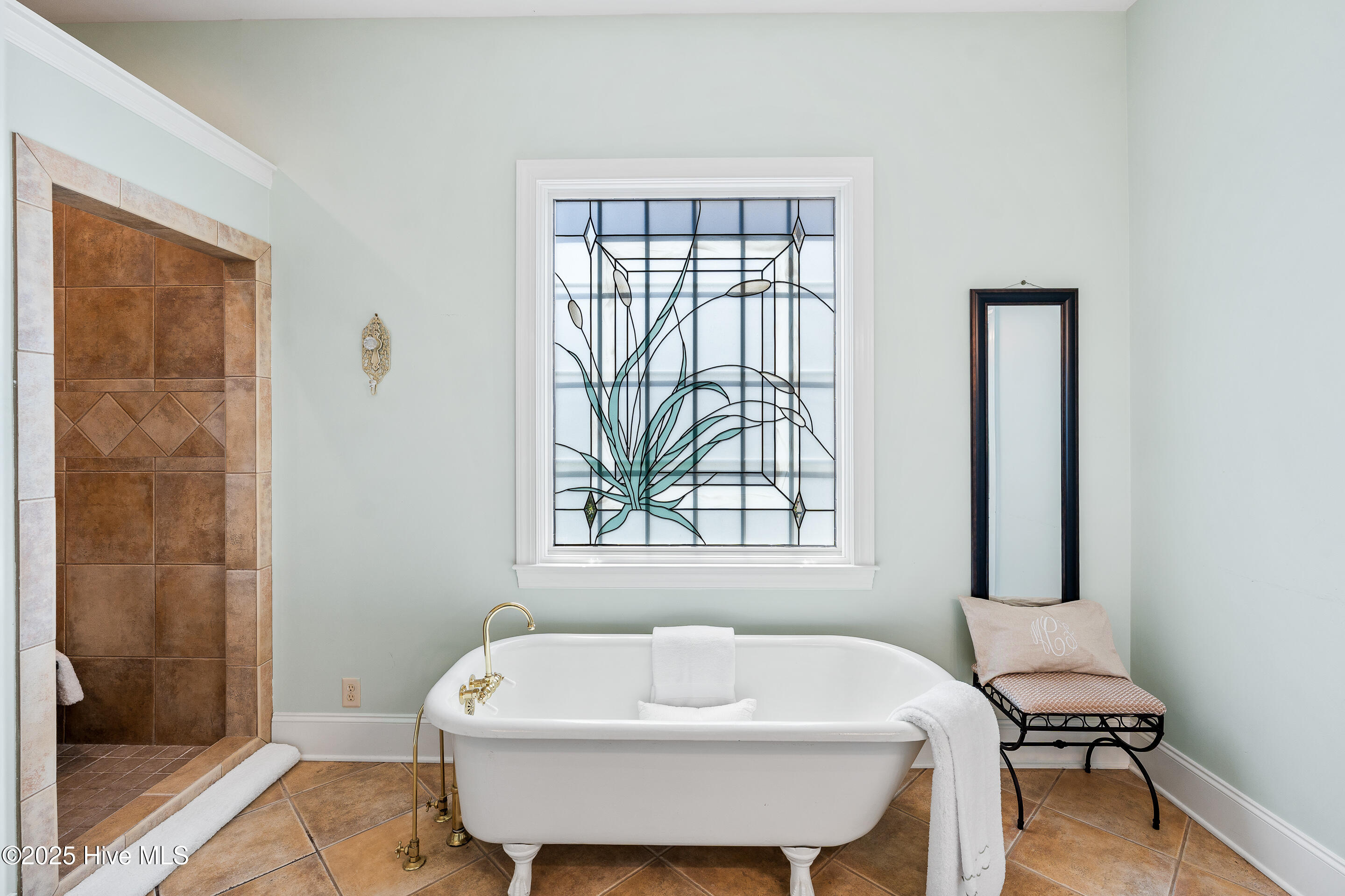 100520099 | Photo 32