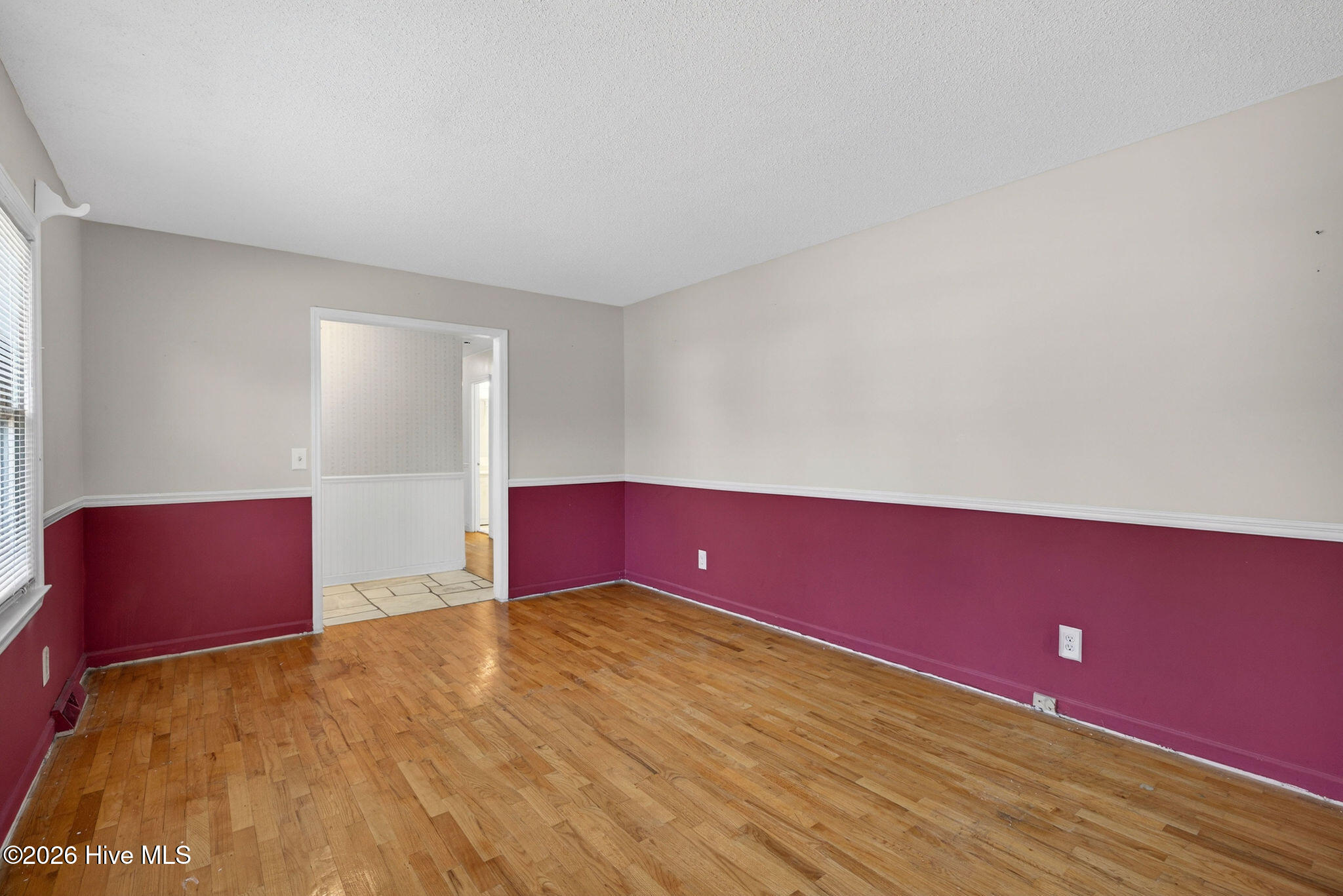 100566296 | Photo 15