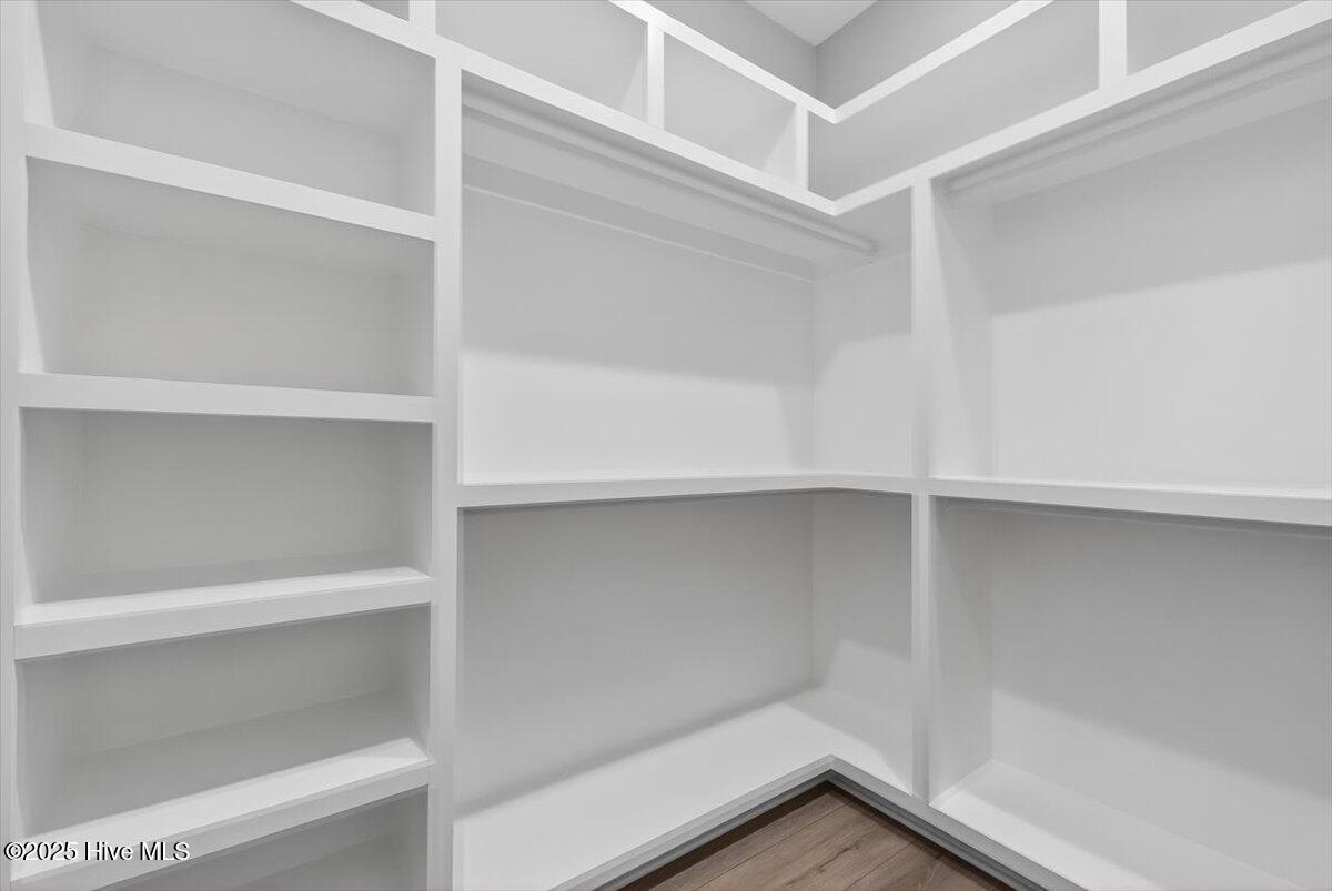 100541548 | Photo 40