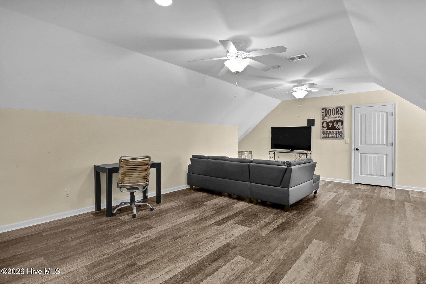 100555039 | Photo 22