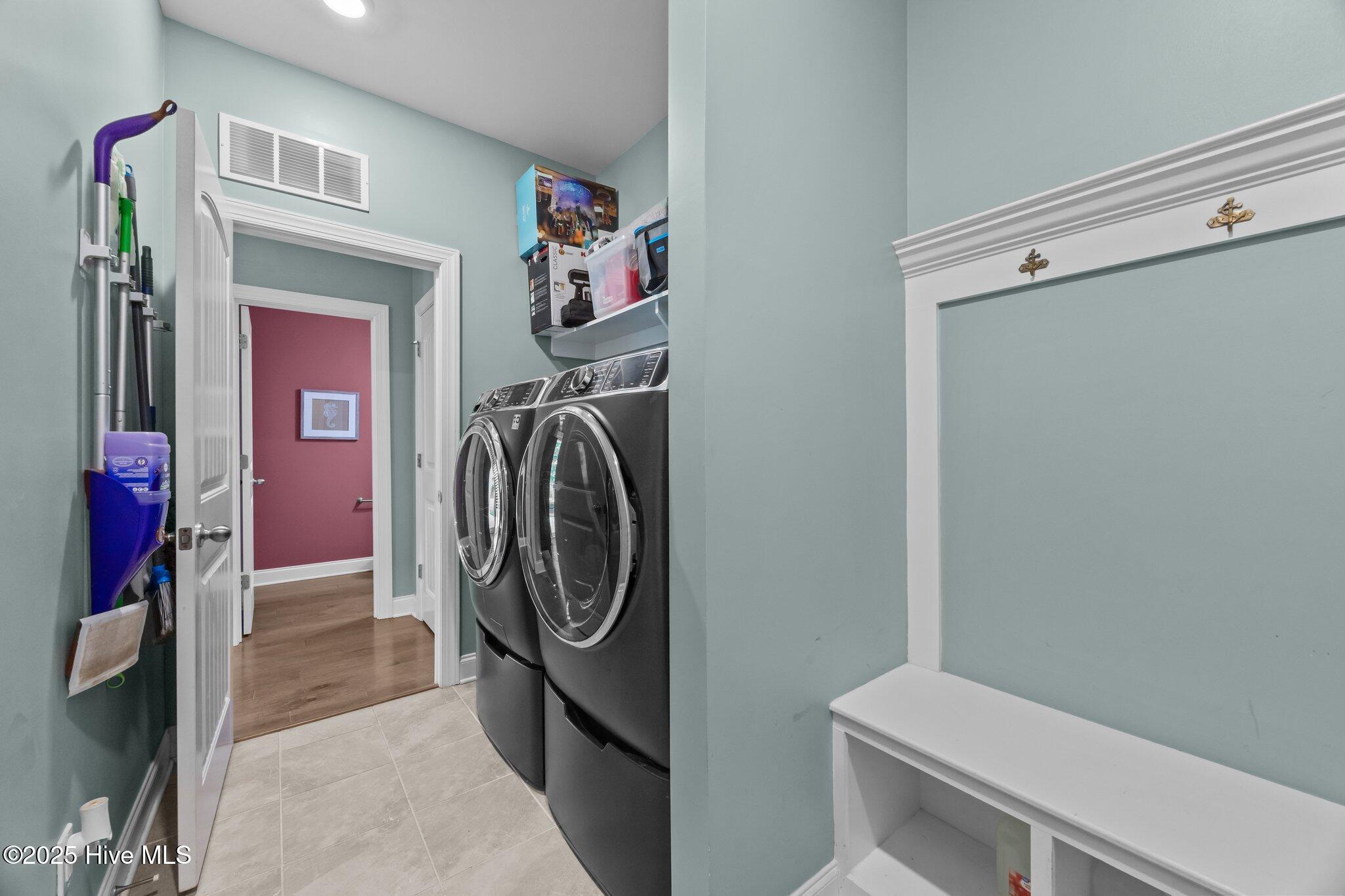 100518510 | Photo 26