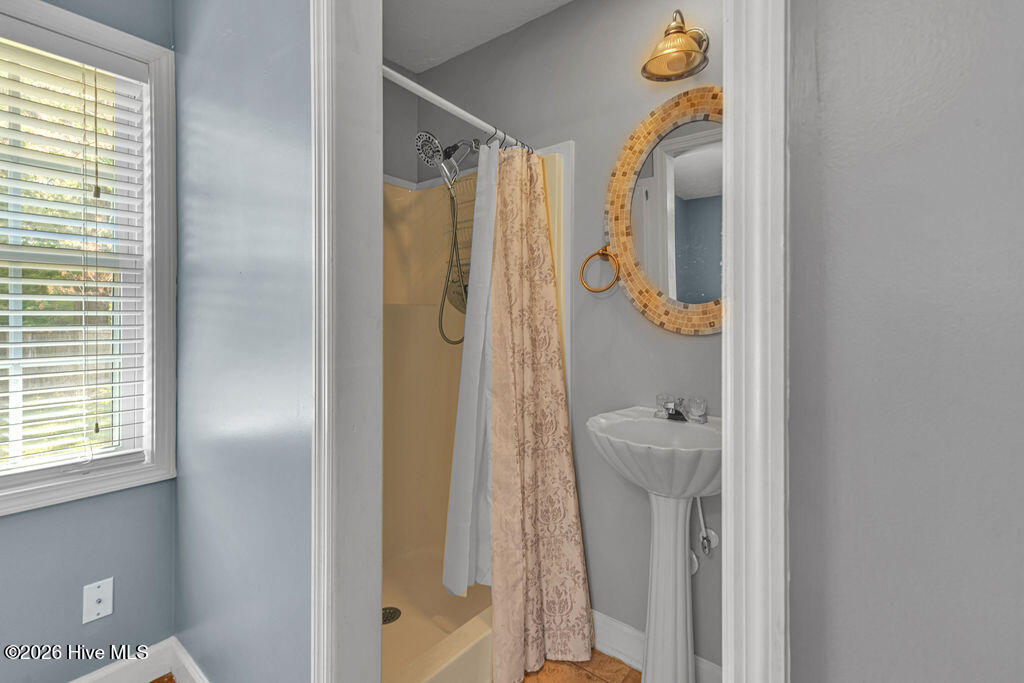 100562650 | Photo 27