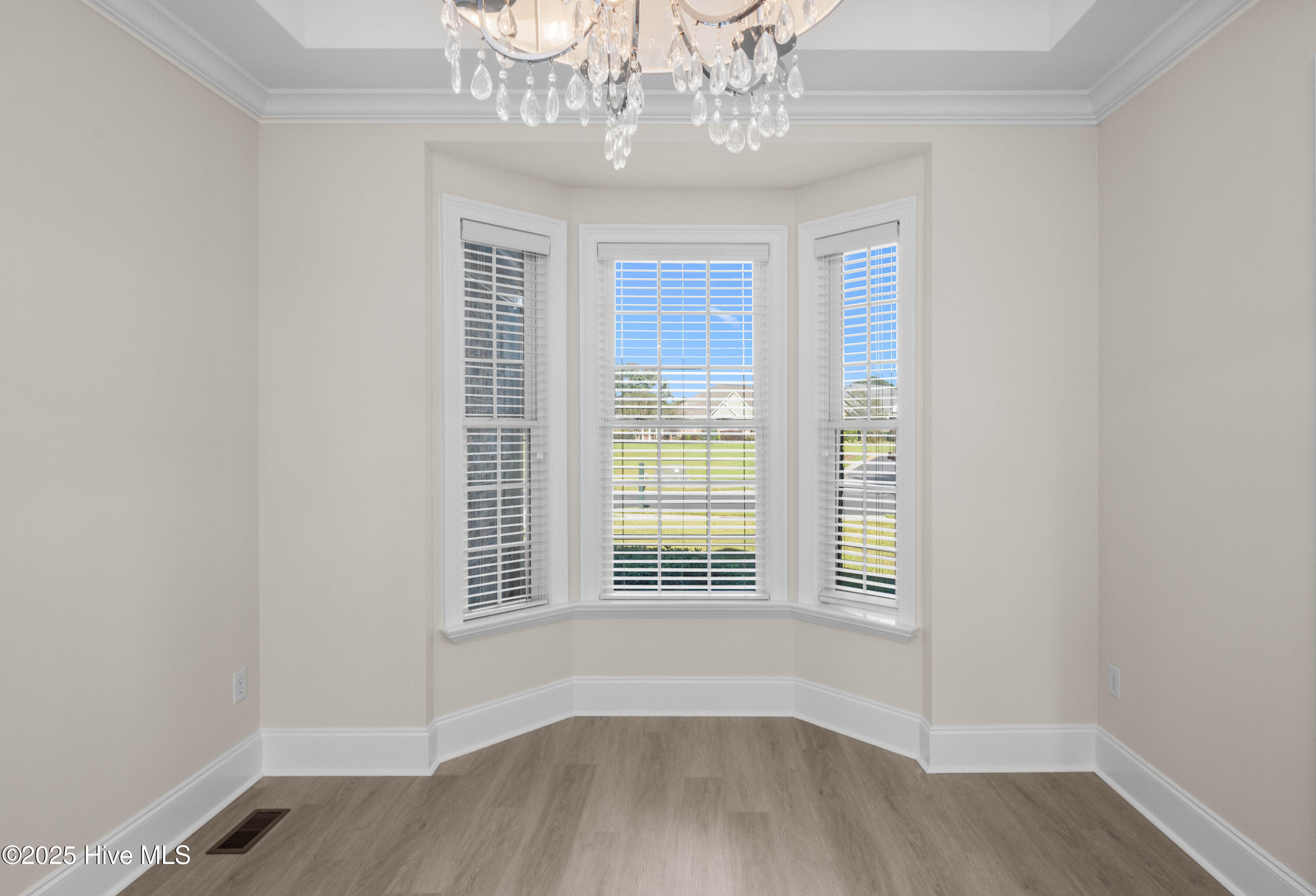 100537525 | Photo 16