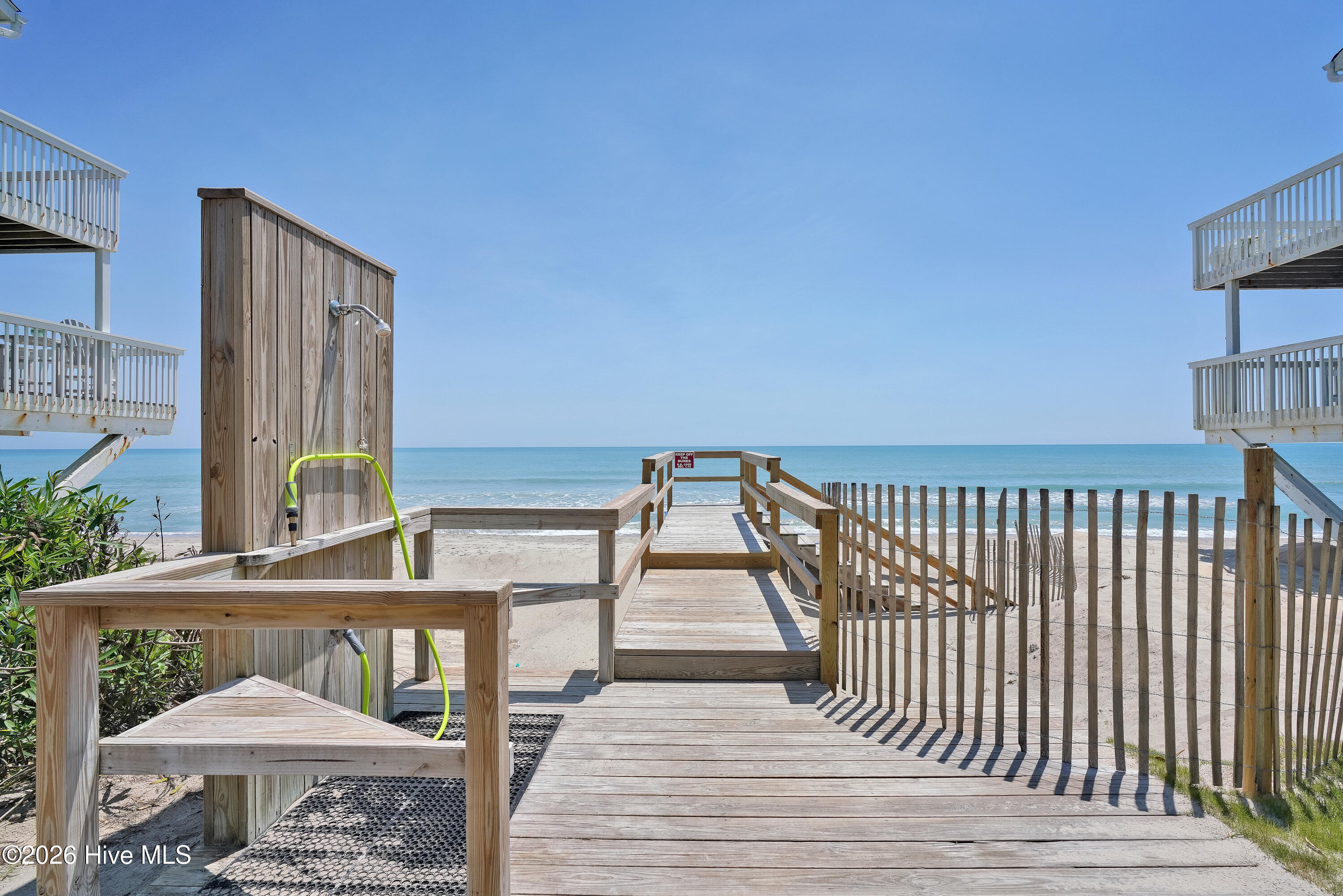 100568340 | Photo 40