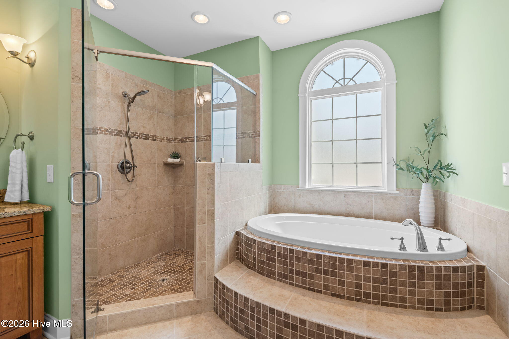 100564903 | Photo 32