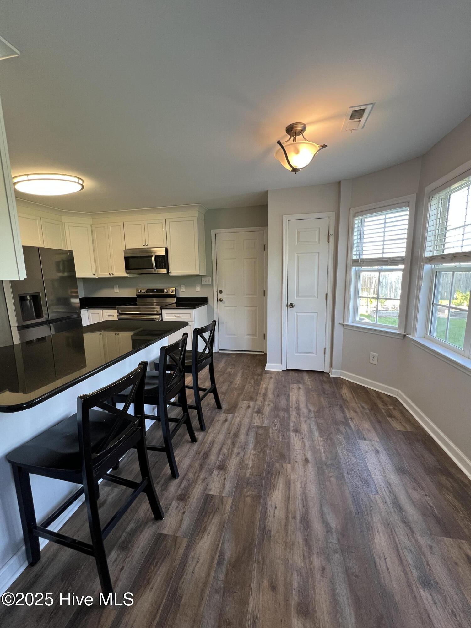 100528516 | Photo 30