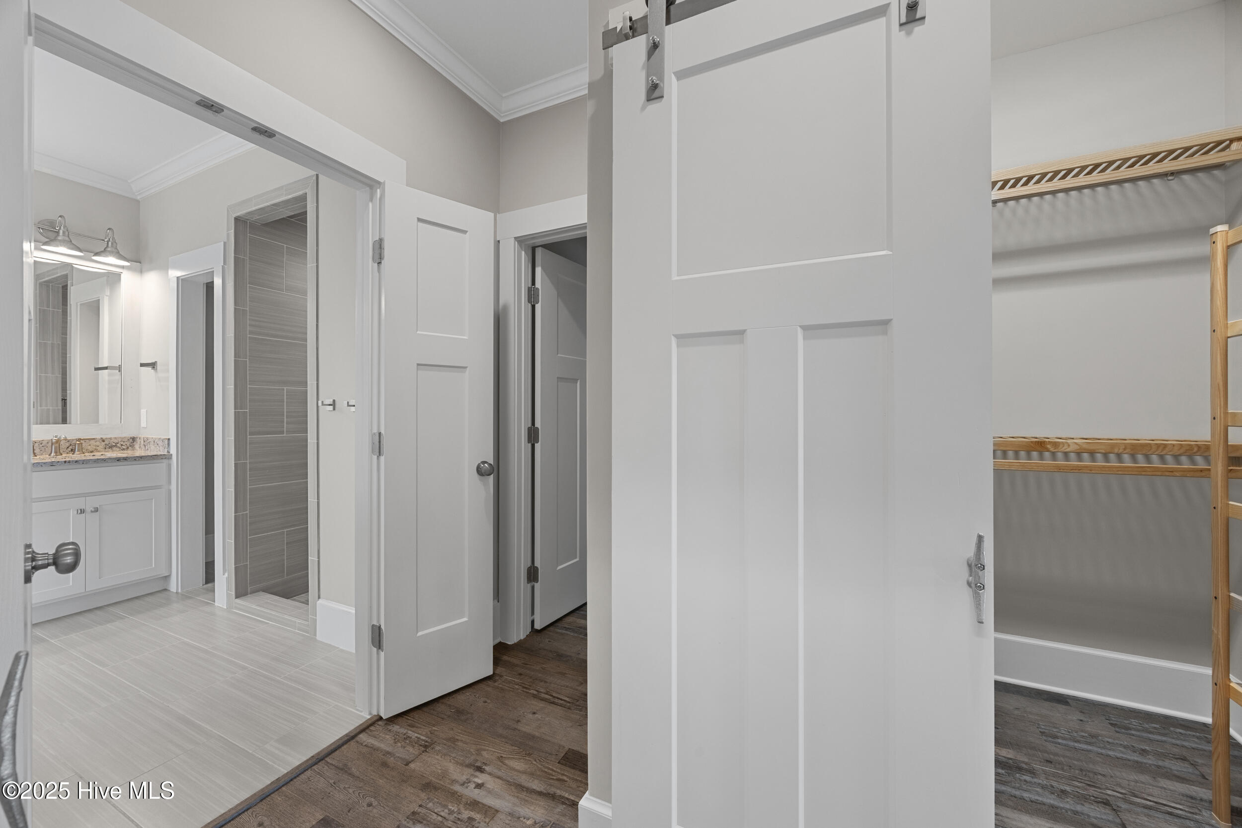 100544586 | Photo 31