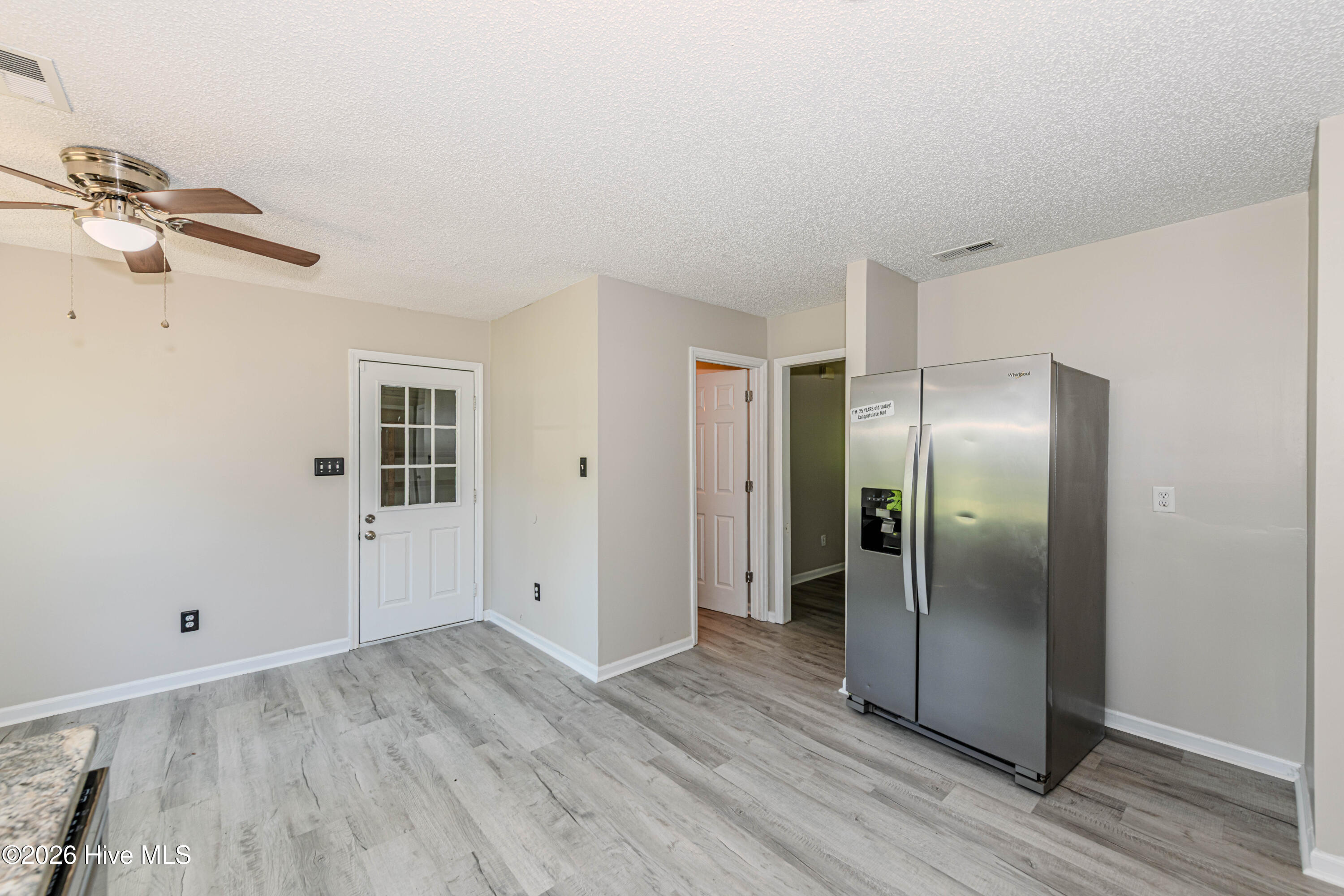 100568422 | Photo 16