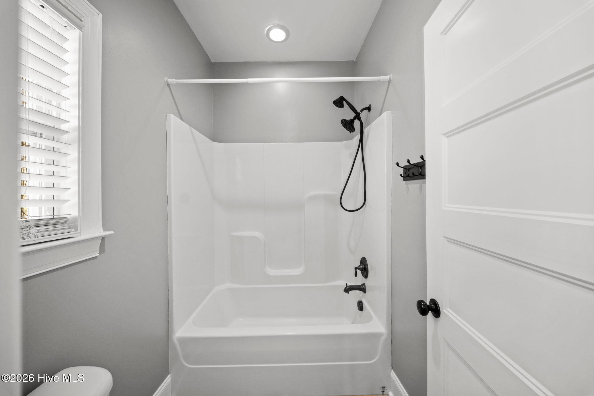 100565023 | Photo 30