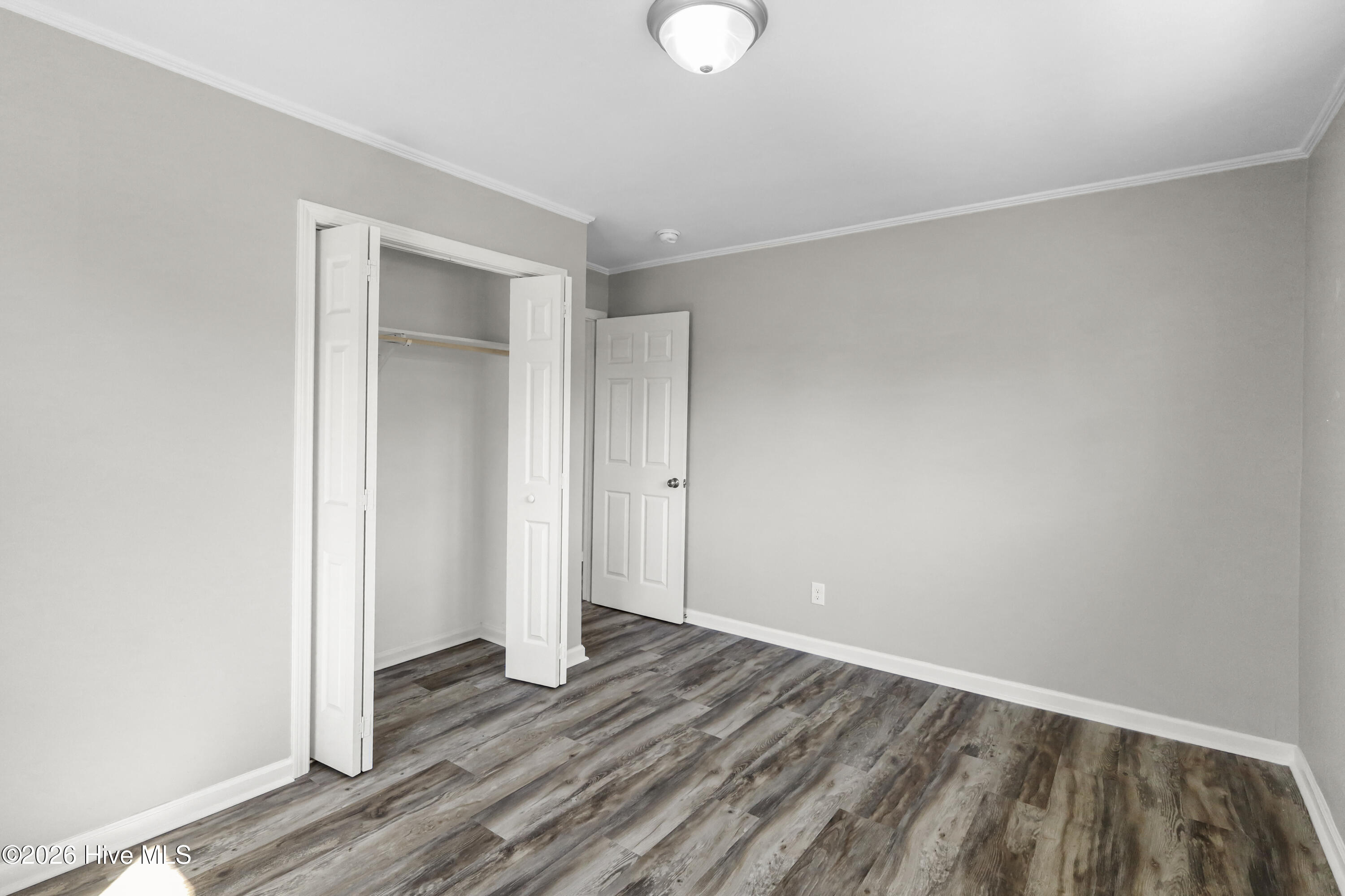 100560187 | Photo 16