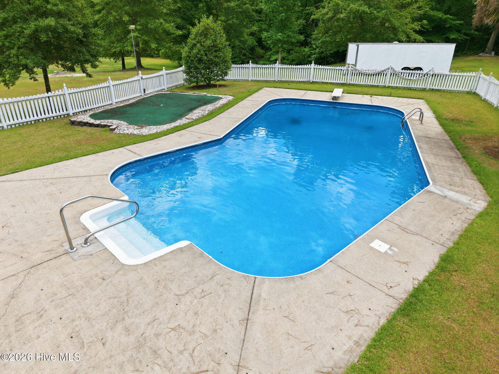 pool and a small putting green !
