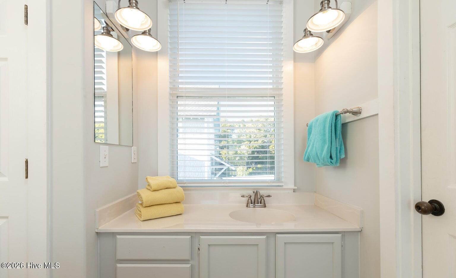 100566503 | Photo 24