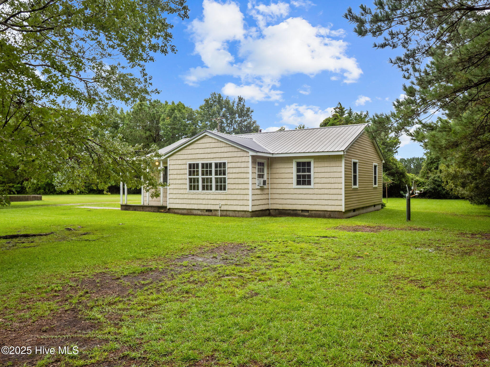 Homes for sale in Swansboro, NC | 195 Queens Creek Rd, Swansboro, NC 28584 | MLS# 100526593