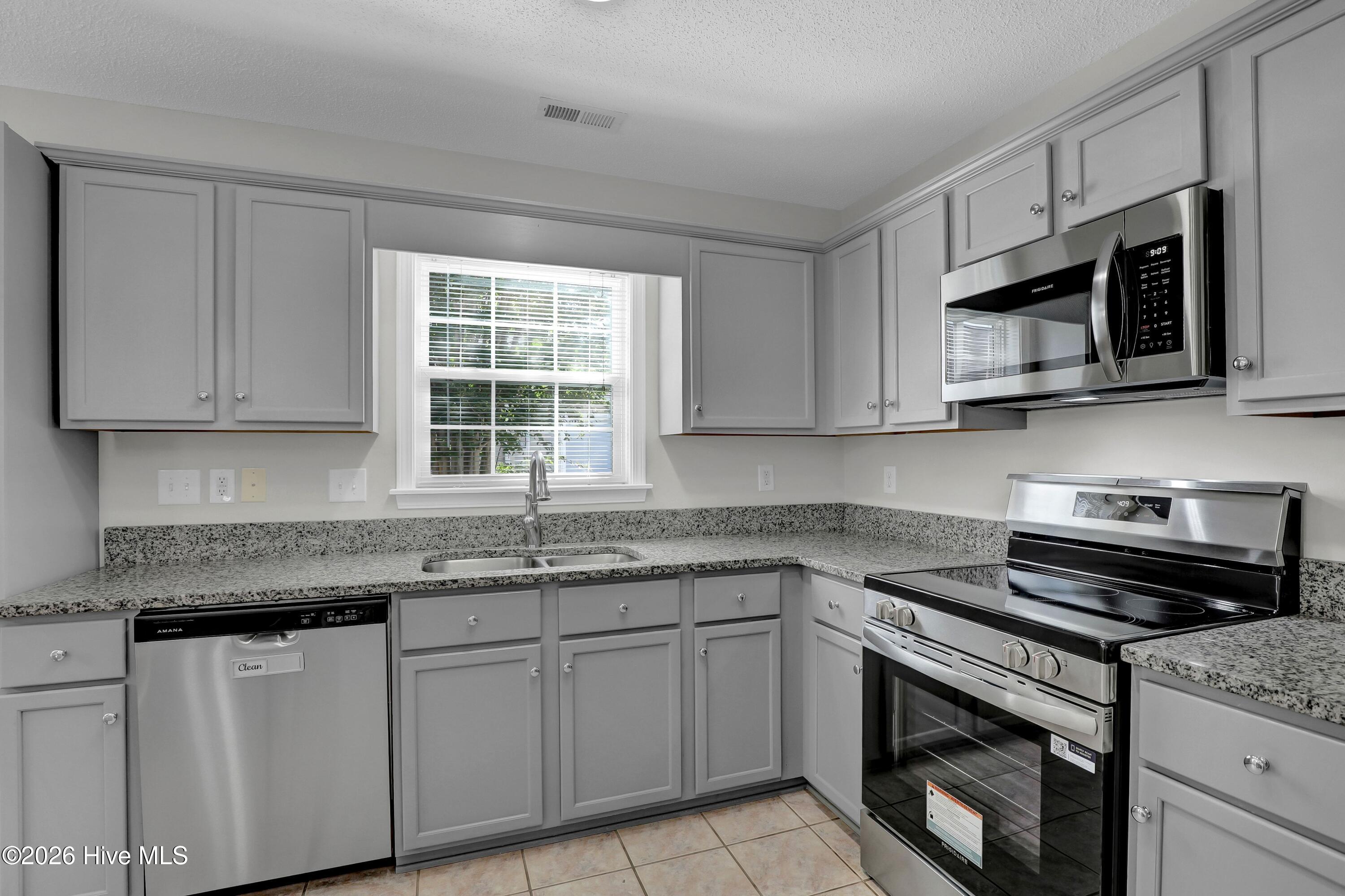 2010 Heritage Lane, Jacksonville, NC 28546 – photo 7