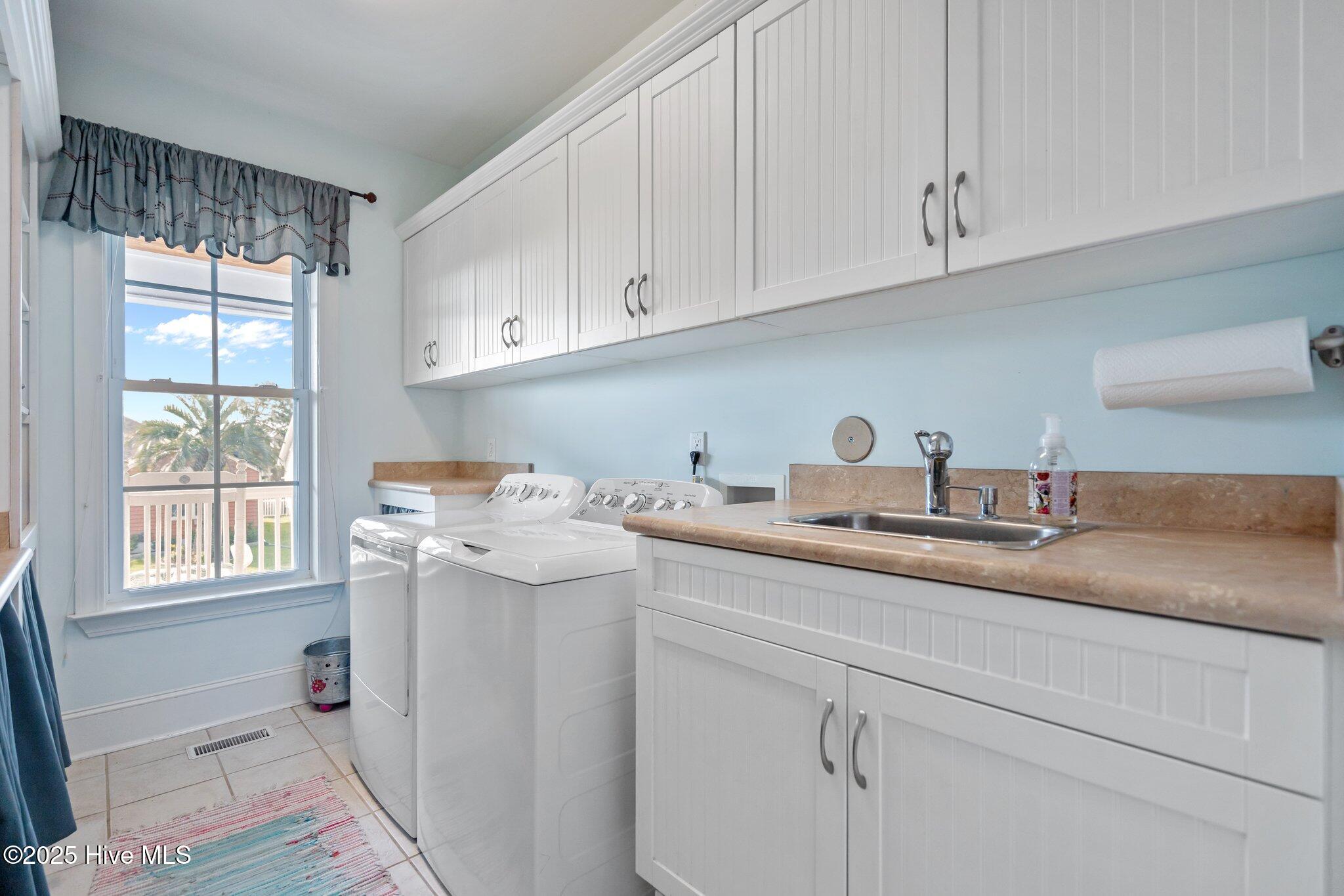 100513091 | Photo 38