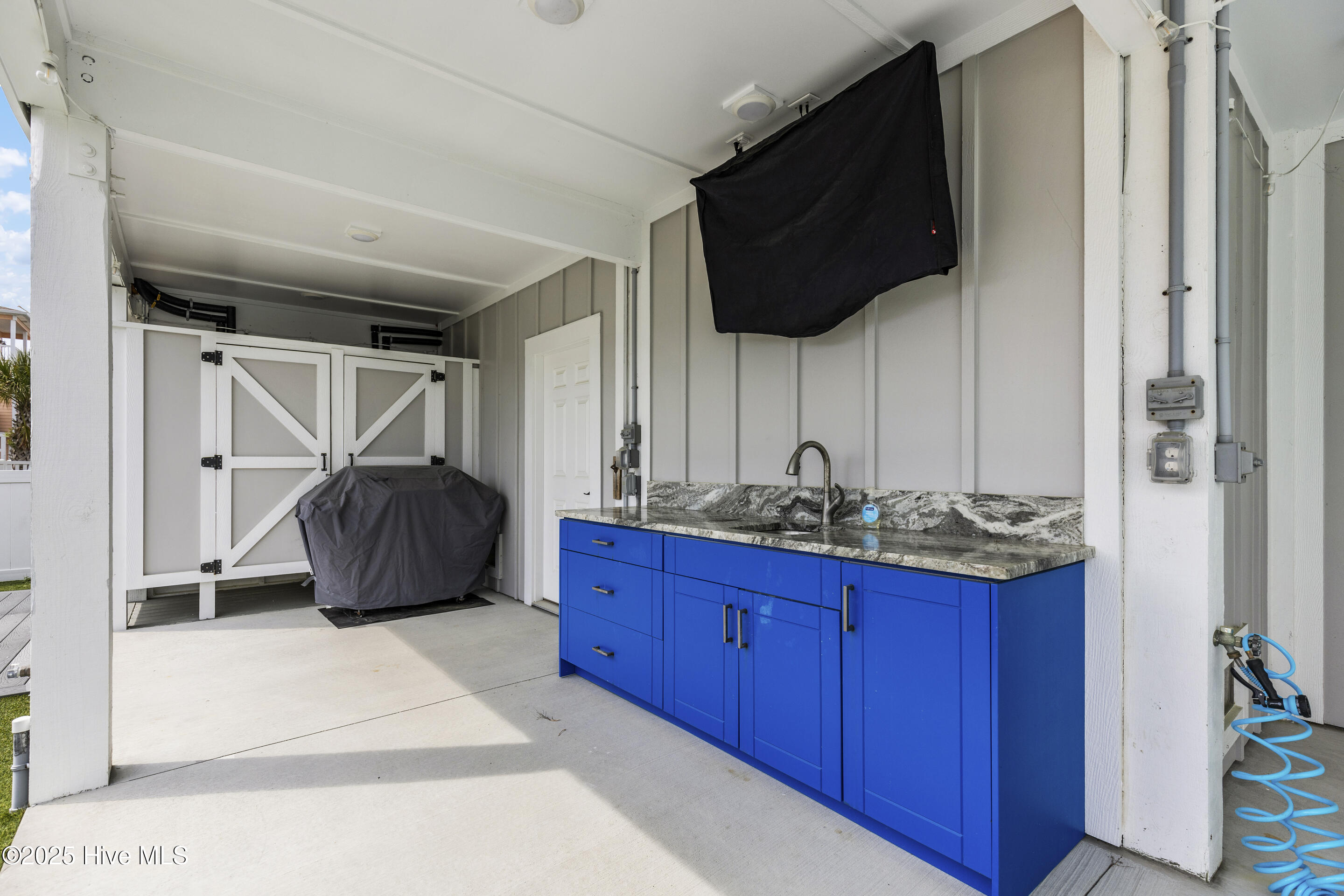 100504726 | Photo 53