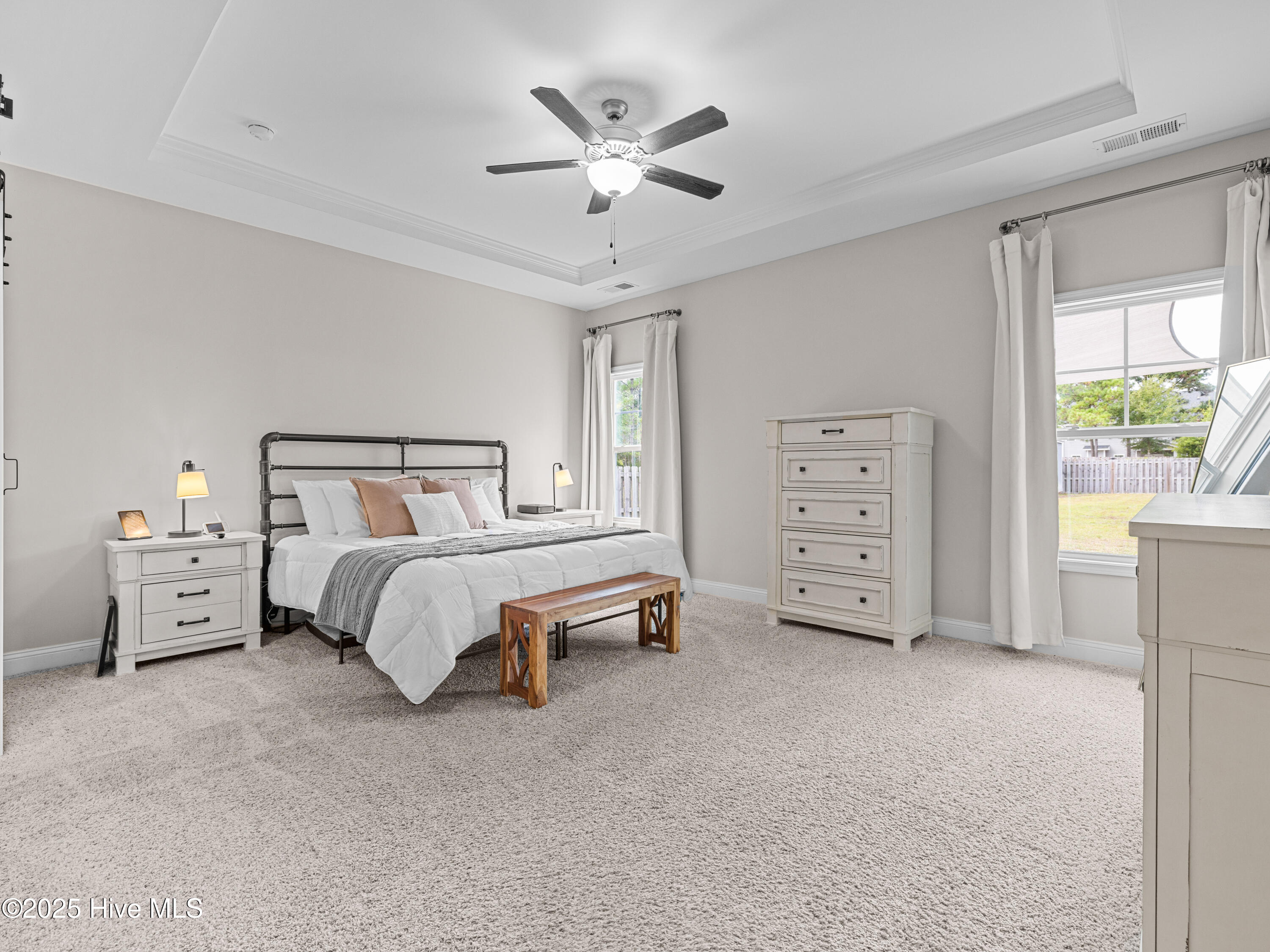 100535765 | Photo 36