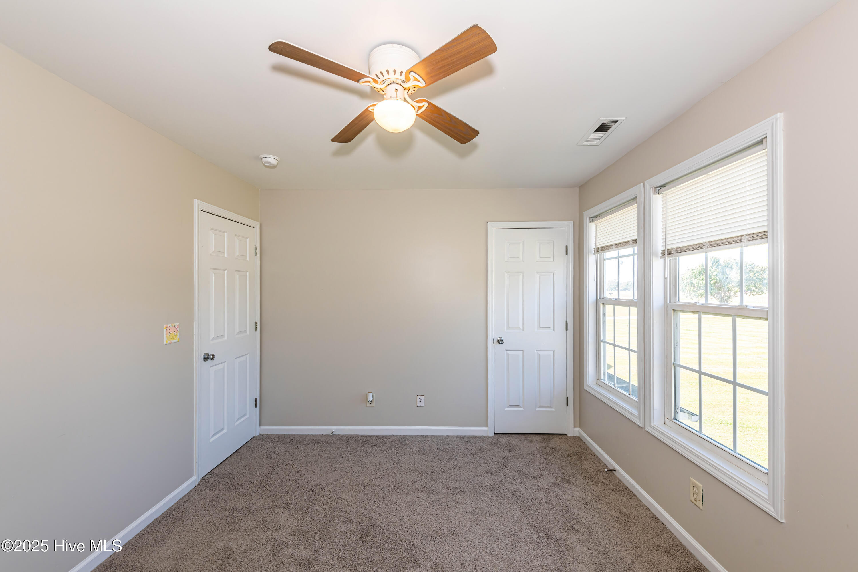 100521168 | Photo 42