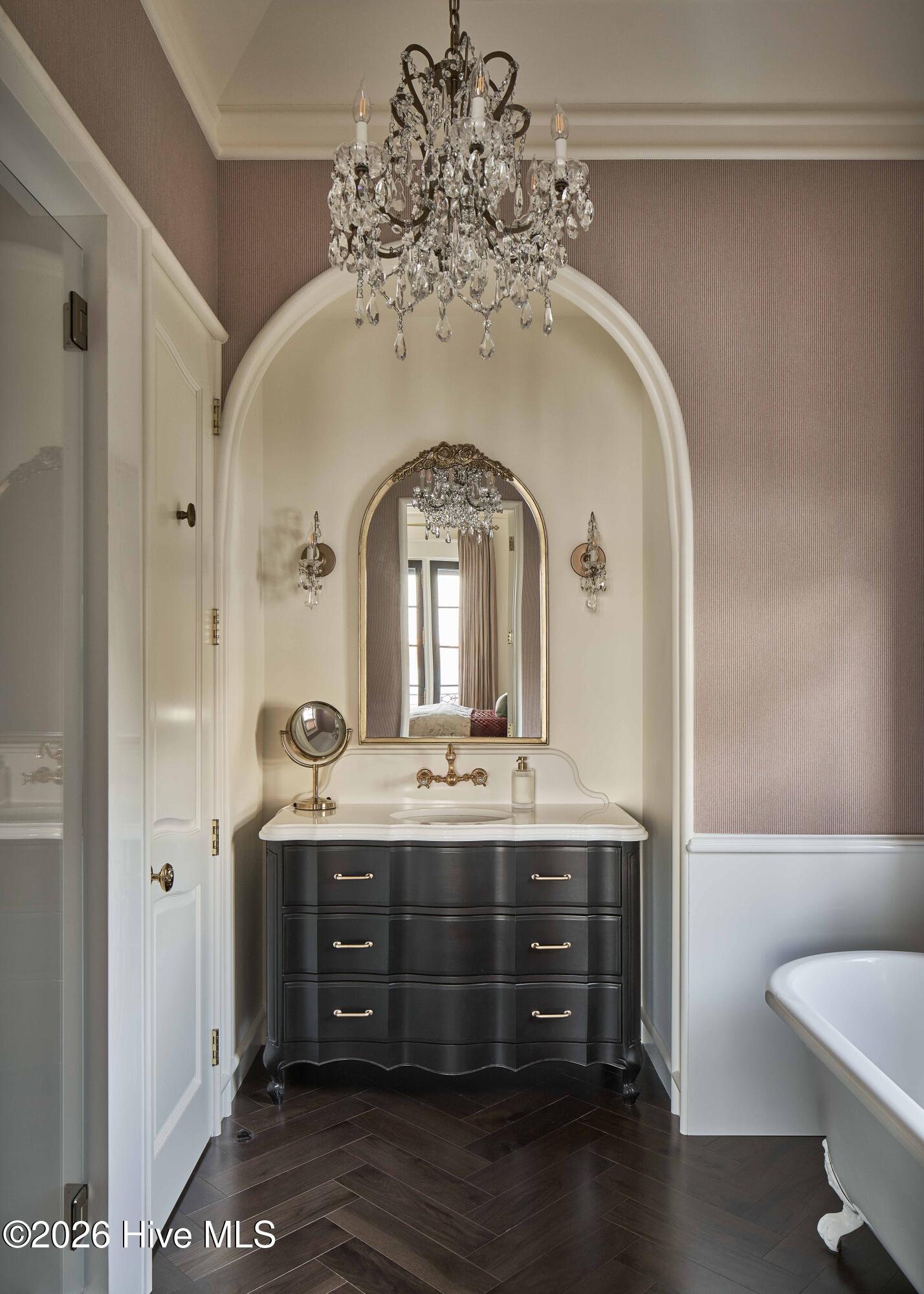 100569177 | Photo 37