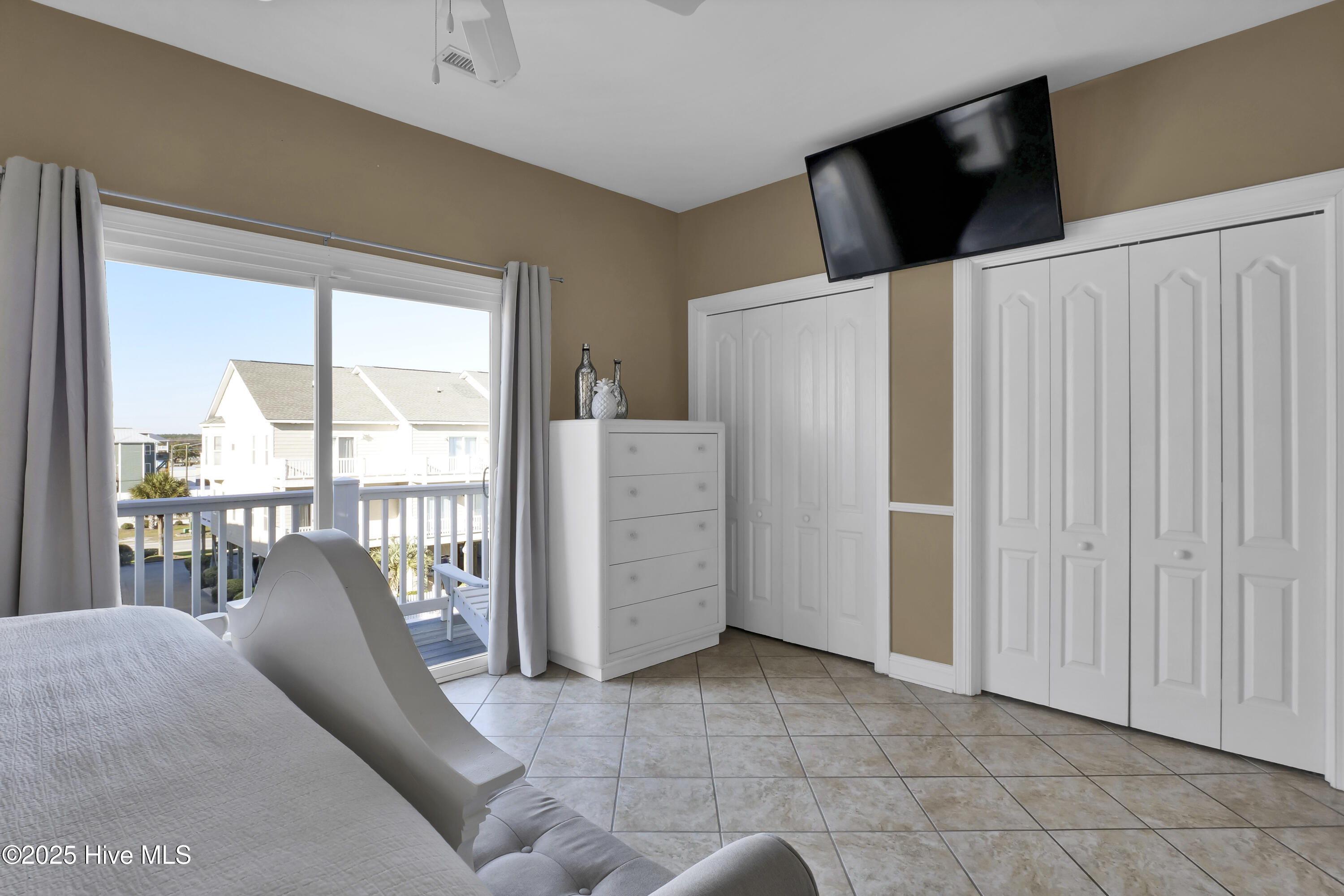 100535272 | Photo 33