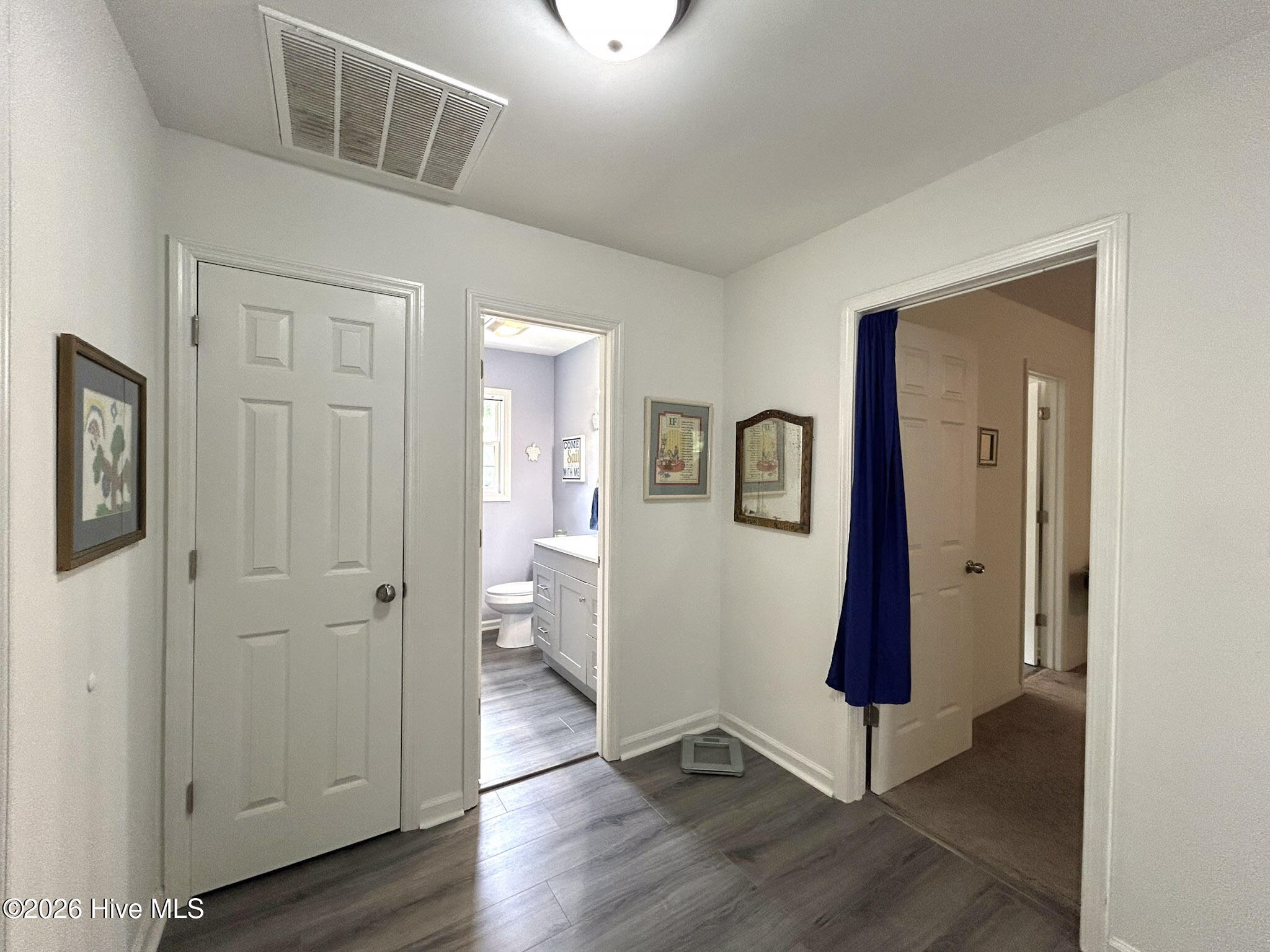 100570244 | Photo 28